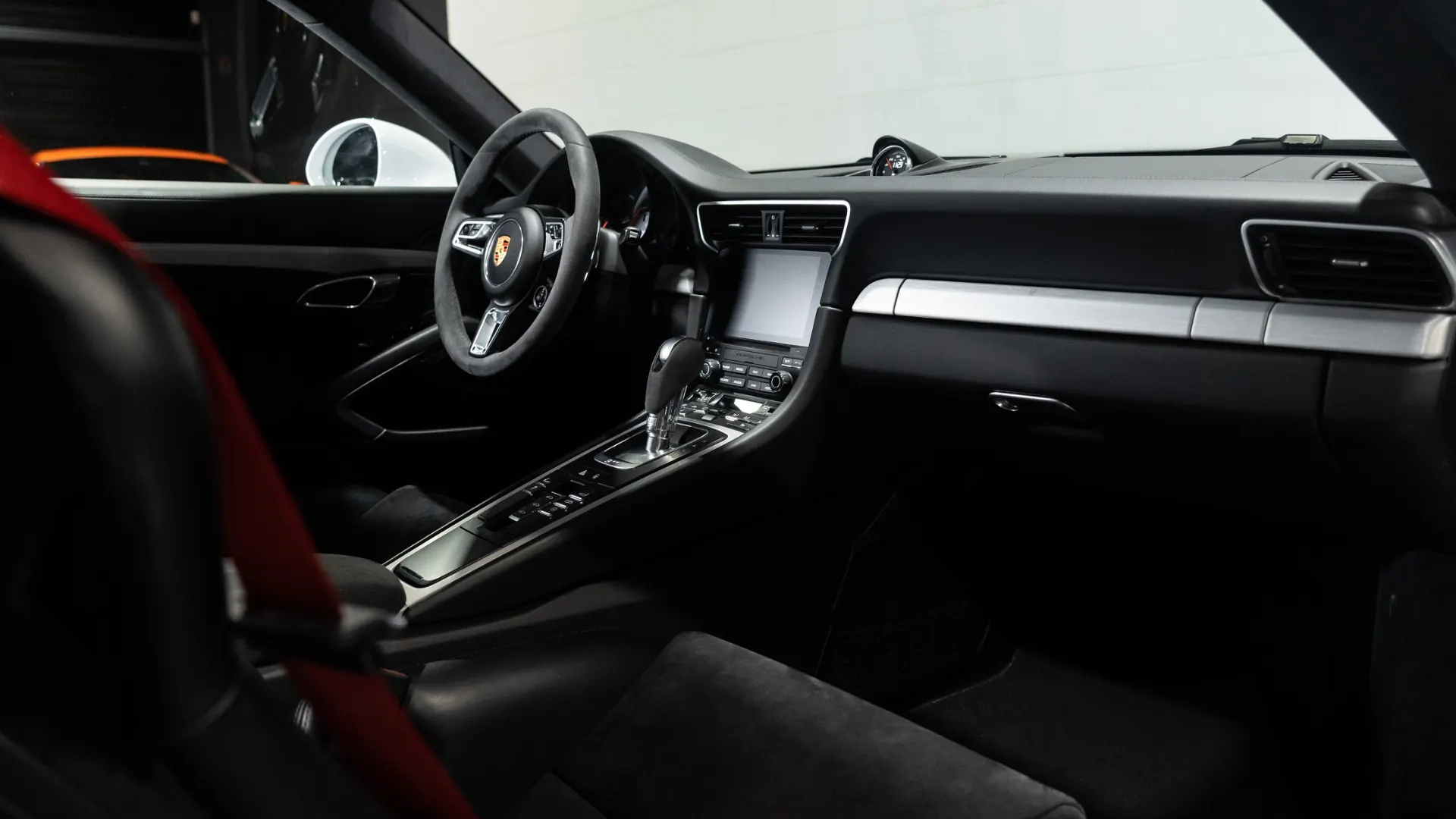 Porsche 911 — photo 12