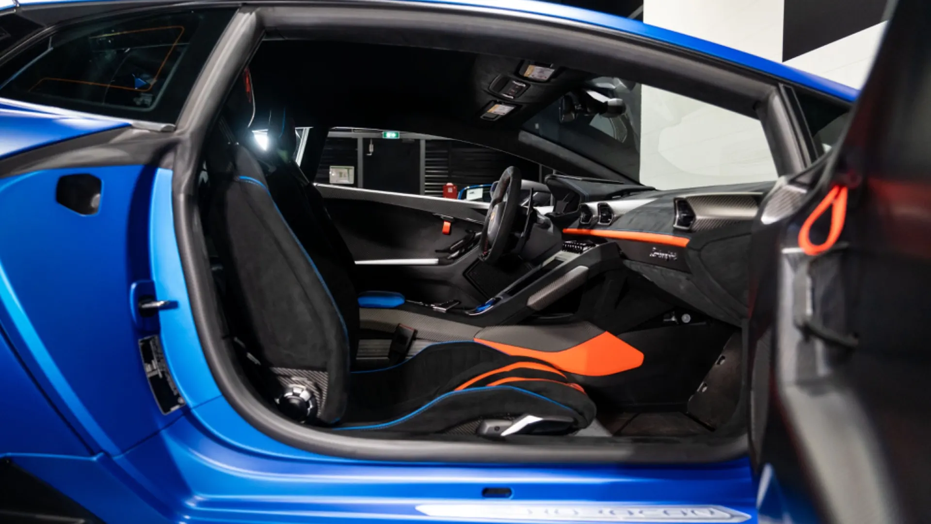 Lamborghini Huracan — photo 16