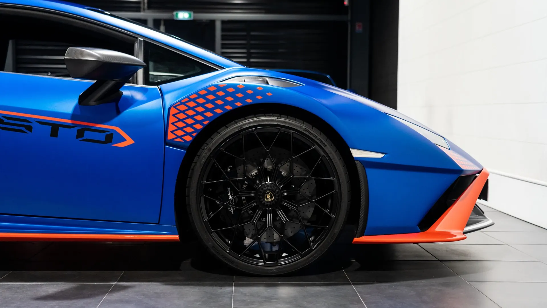 Lamborghini Huracan — photo 14