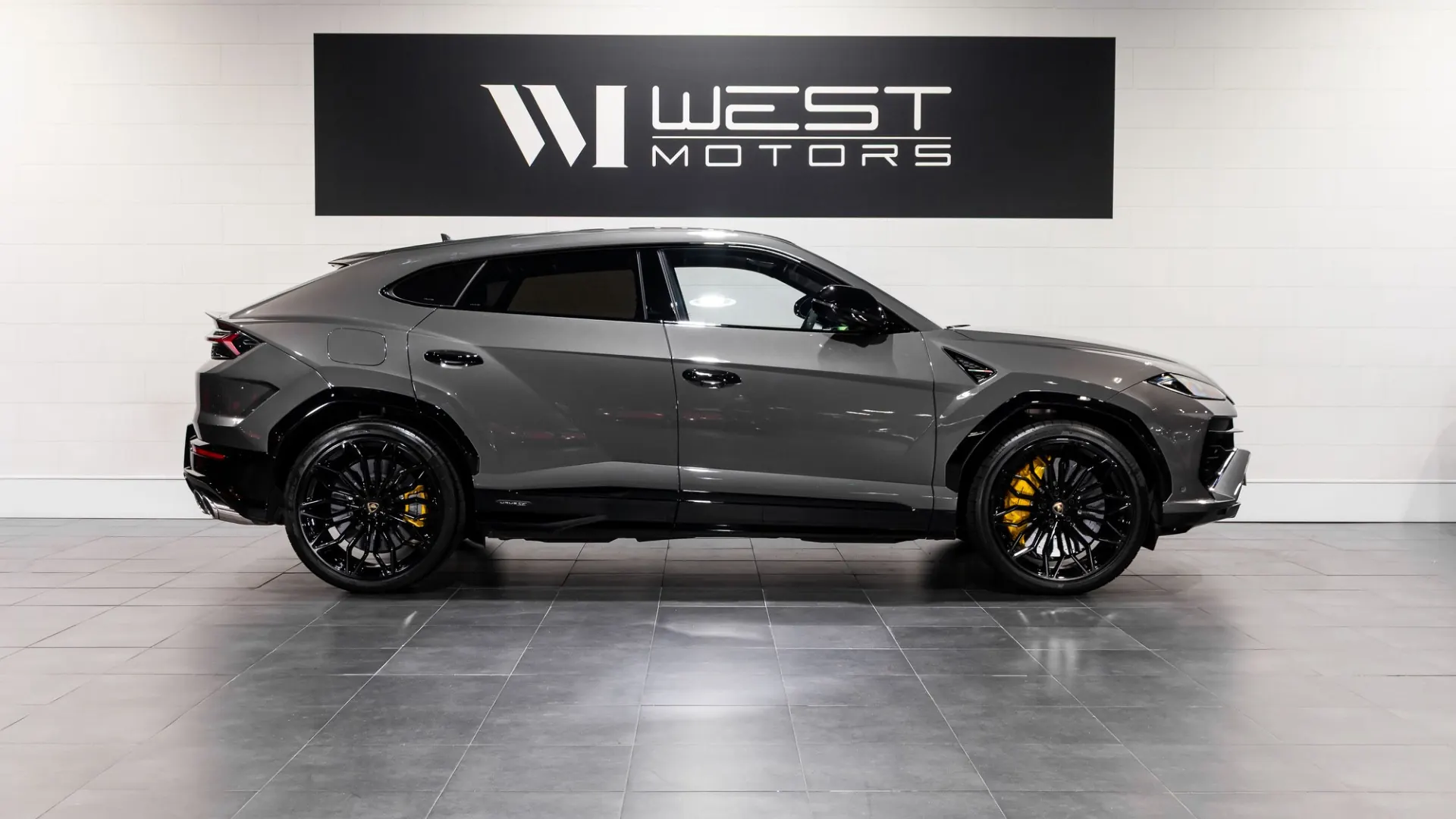 Lamborghini Urus — photo 3