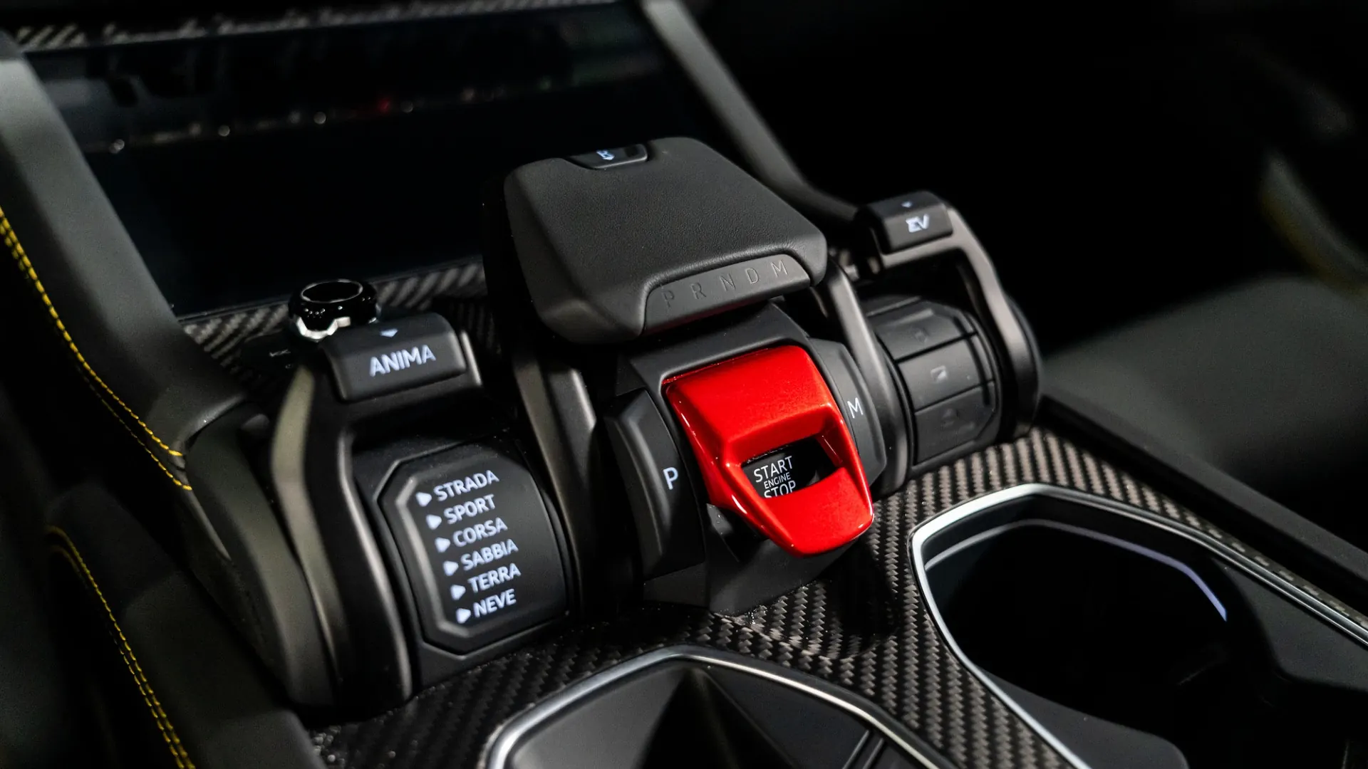 Lamborghini Urus — photo 24