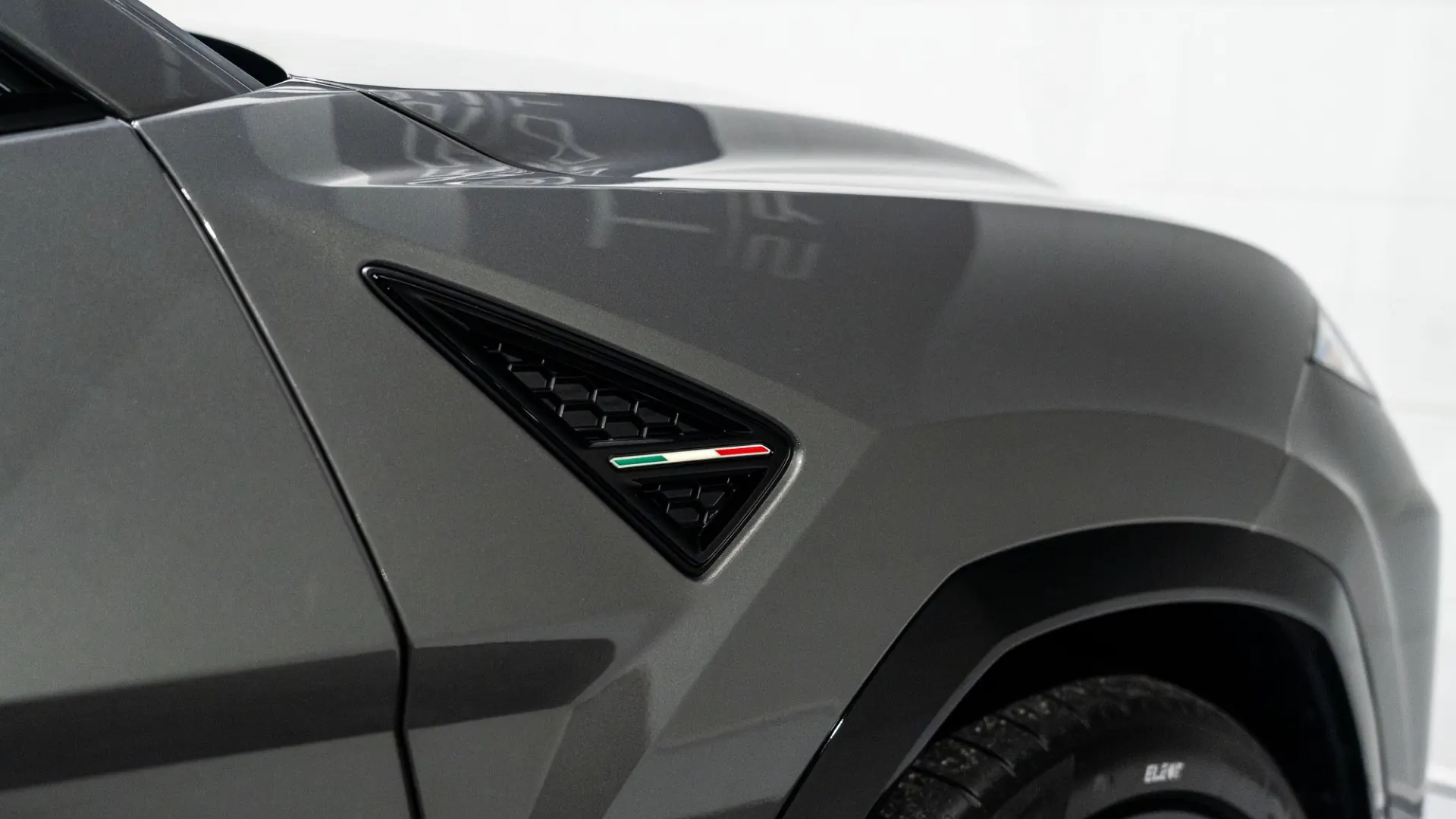 Lamborghini Urus — photo 6