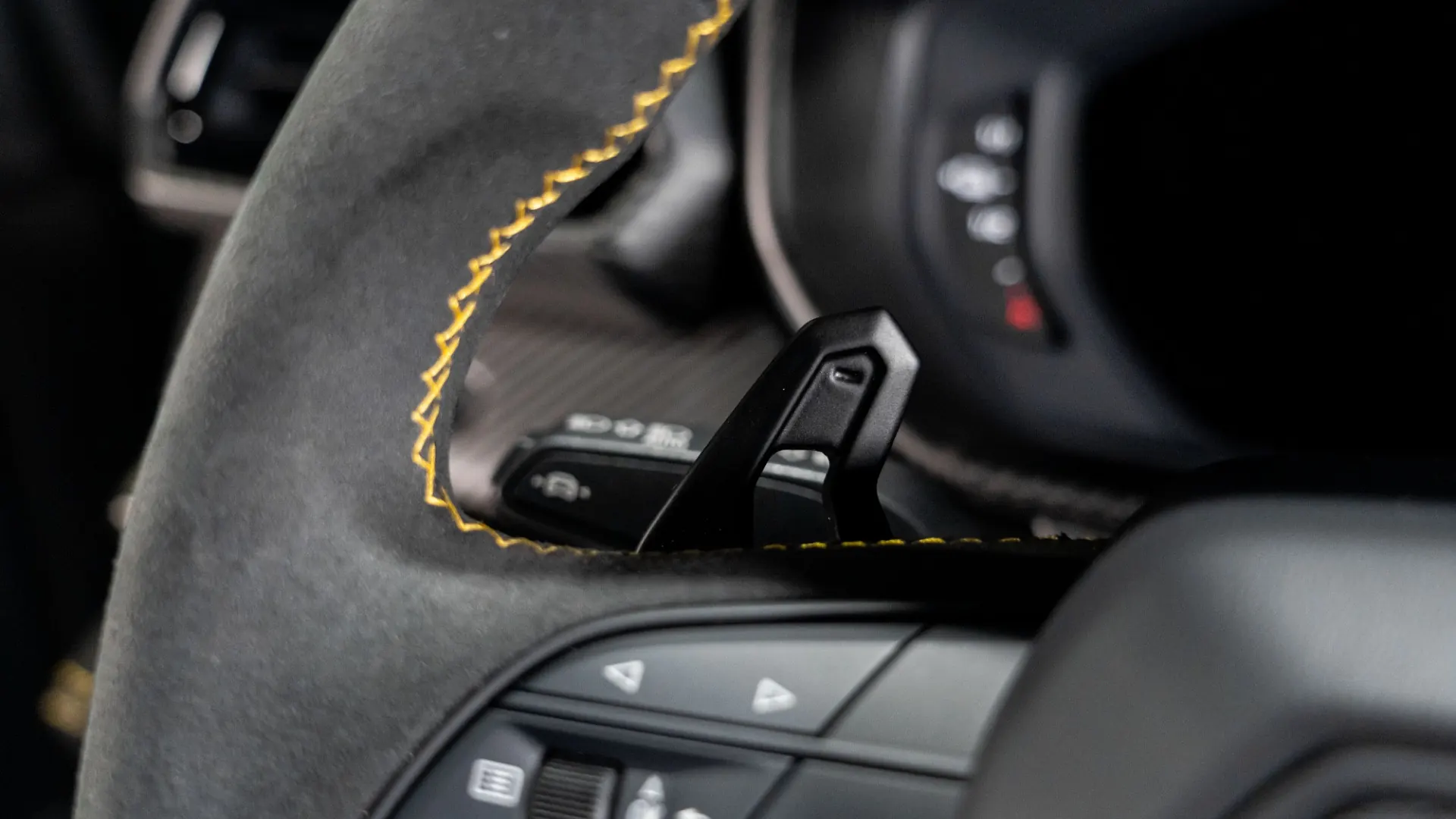Lamborghini Urus — photo 19
