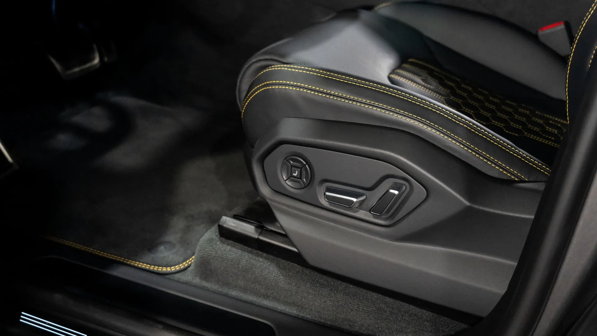 Lamborghini Urus — photo 14