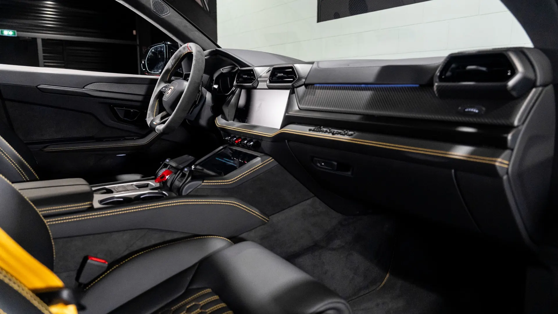 Lamborghini Urus — photo 15