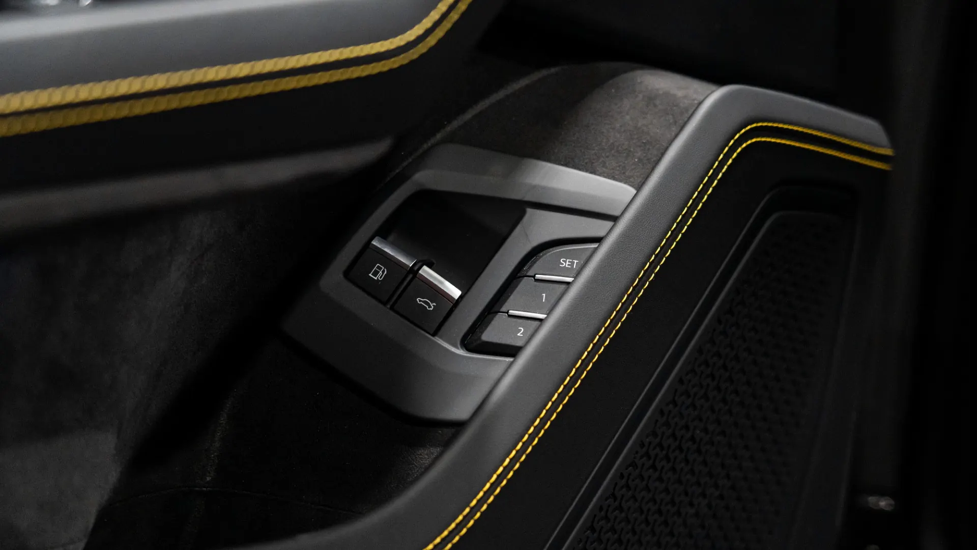 Lamborghini Urus — photo 29