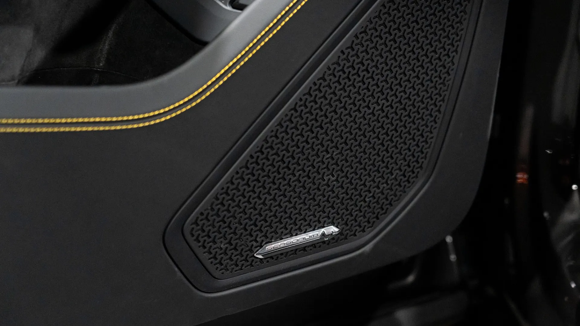 Lamborghini Urus — photo 30