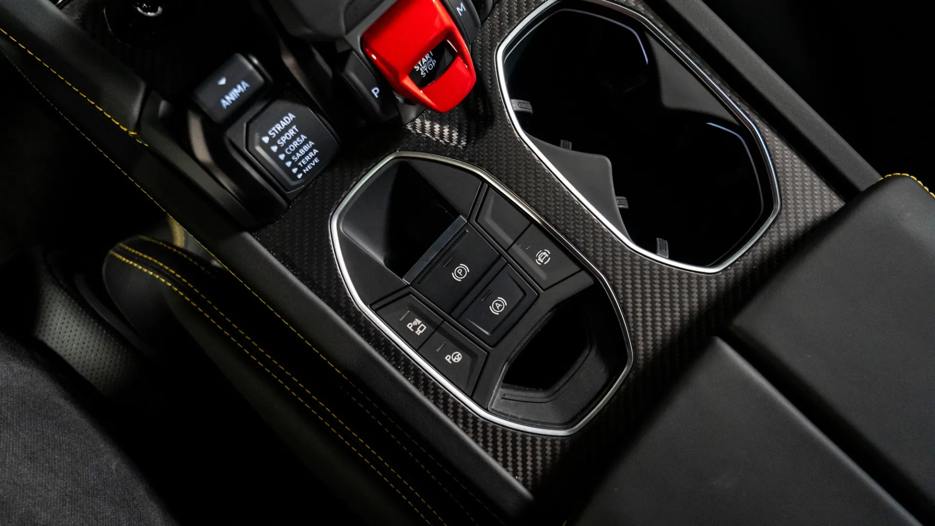 Lamborghini Urus — photo 25