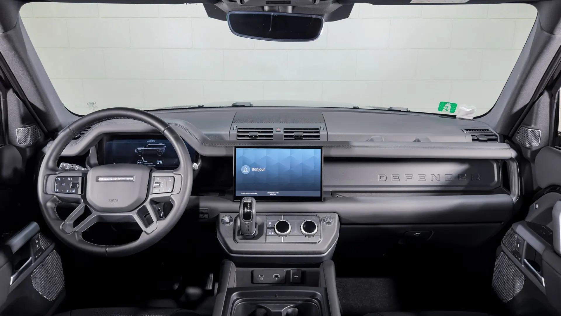 Land Rover Defender — photo 8