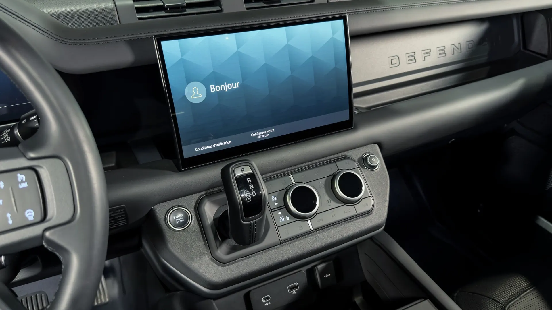 Land Rover Defender — photo 16