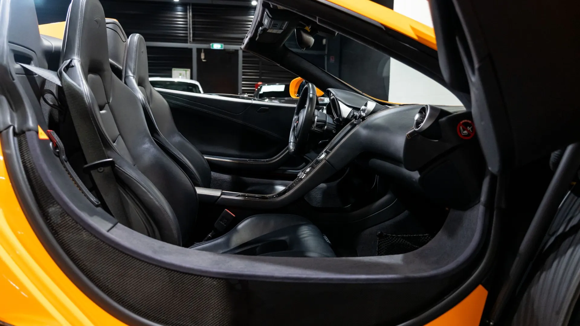 McLaren MP4-12C — photo 12