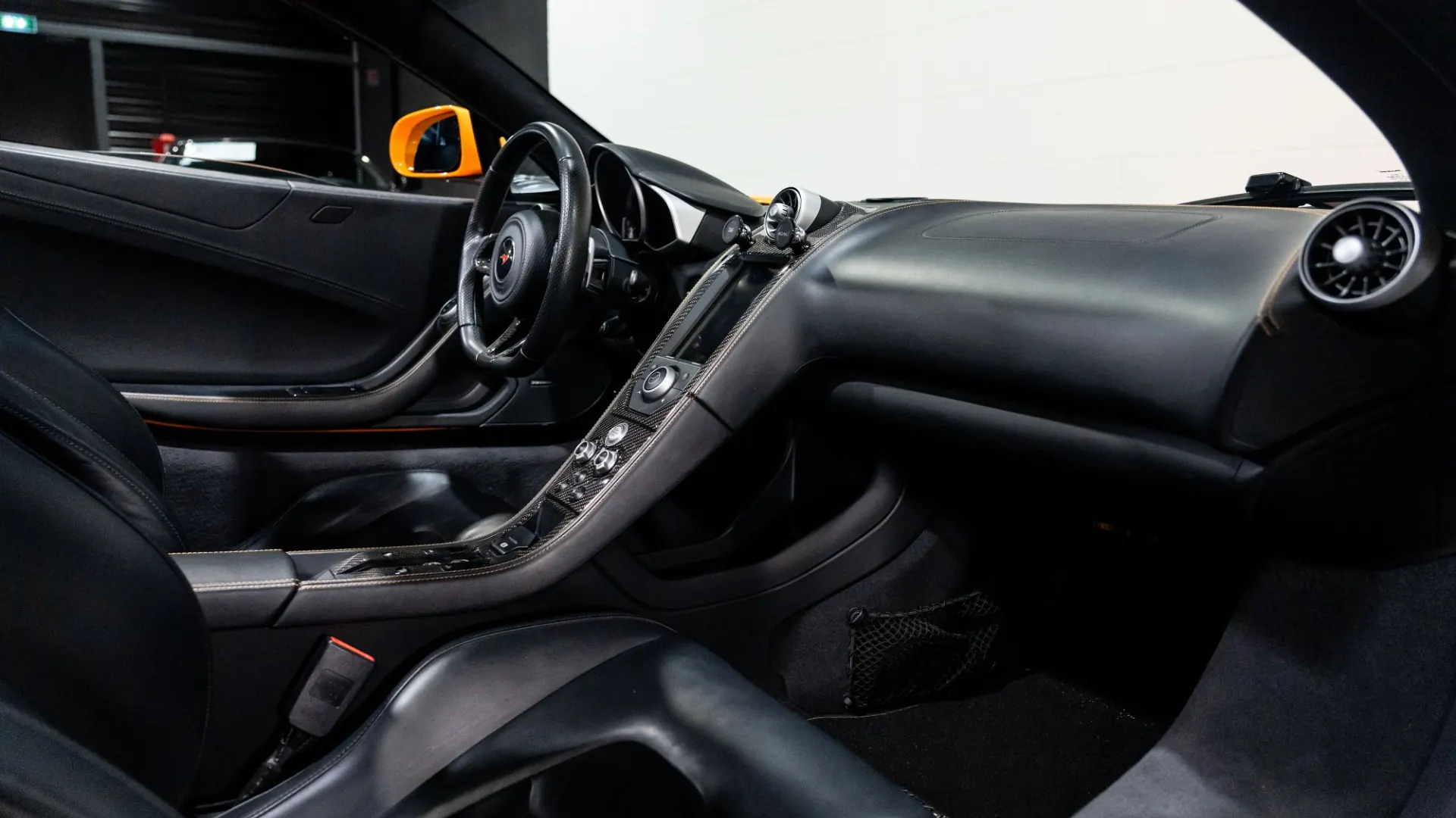 McLaren MP4-12C — photo 17