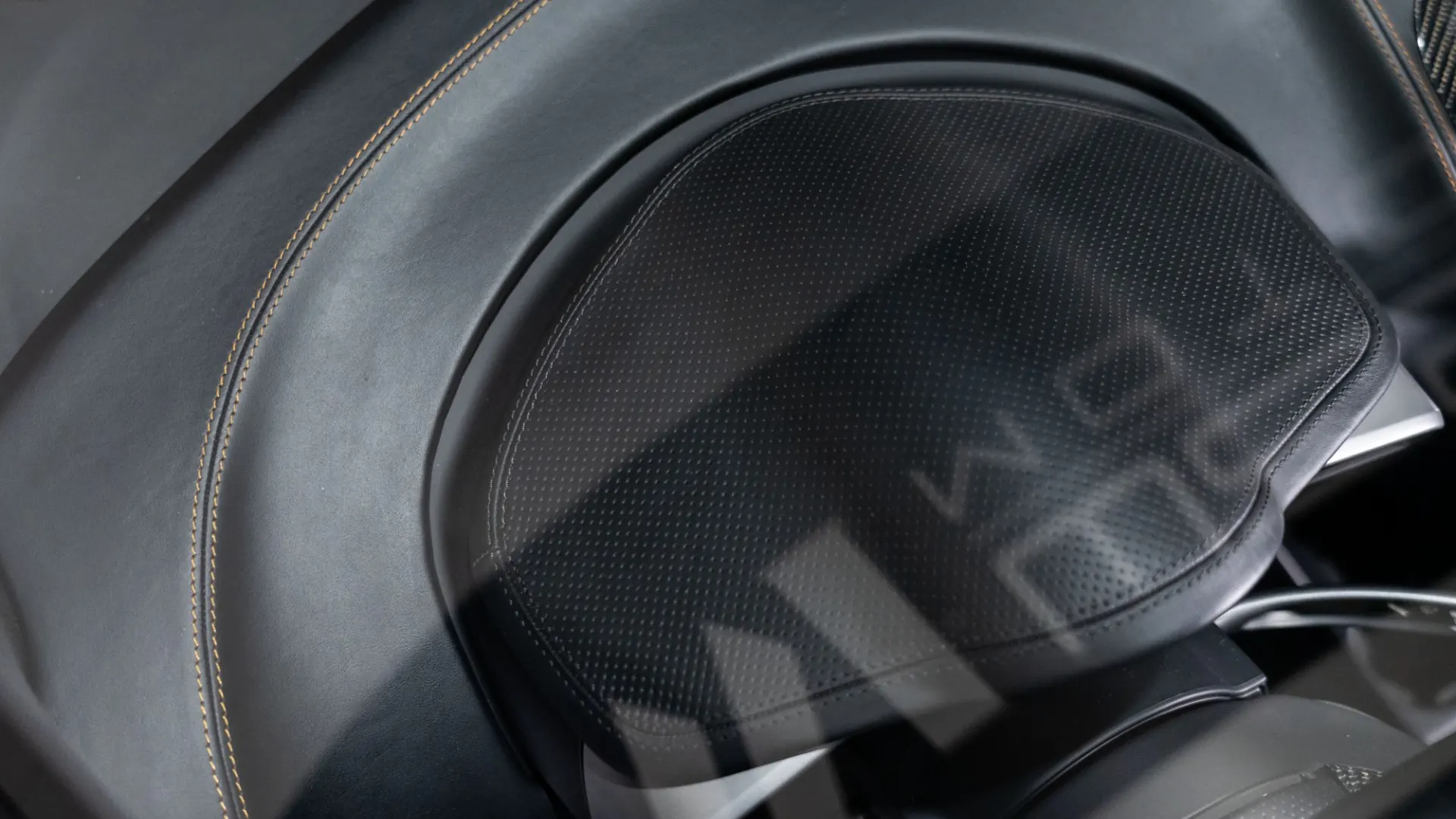 McLaren MP4-12C — photo 22