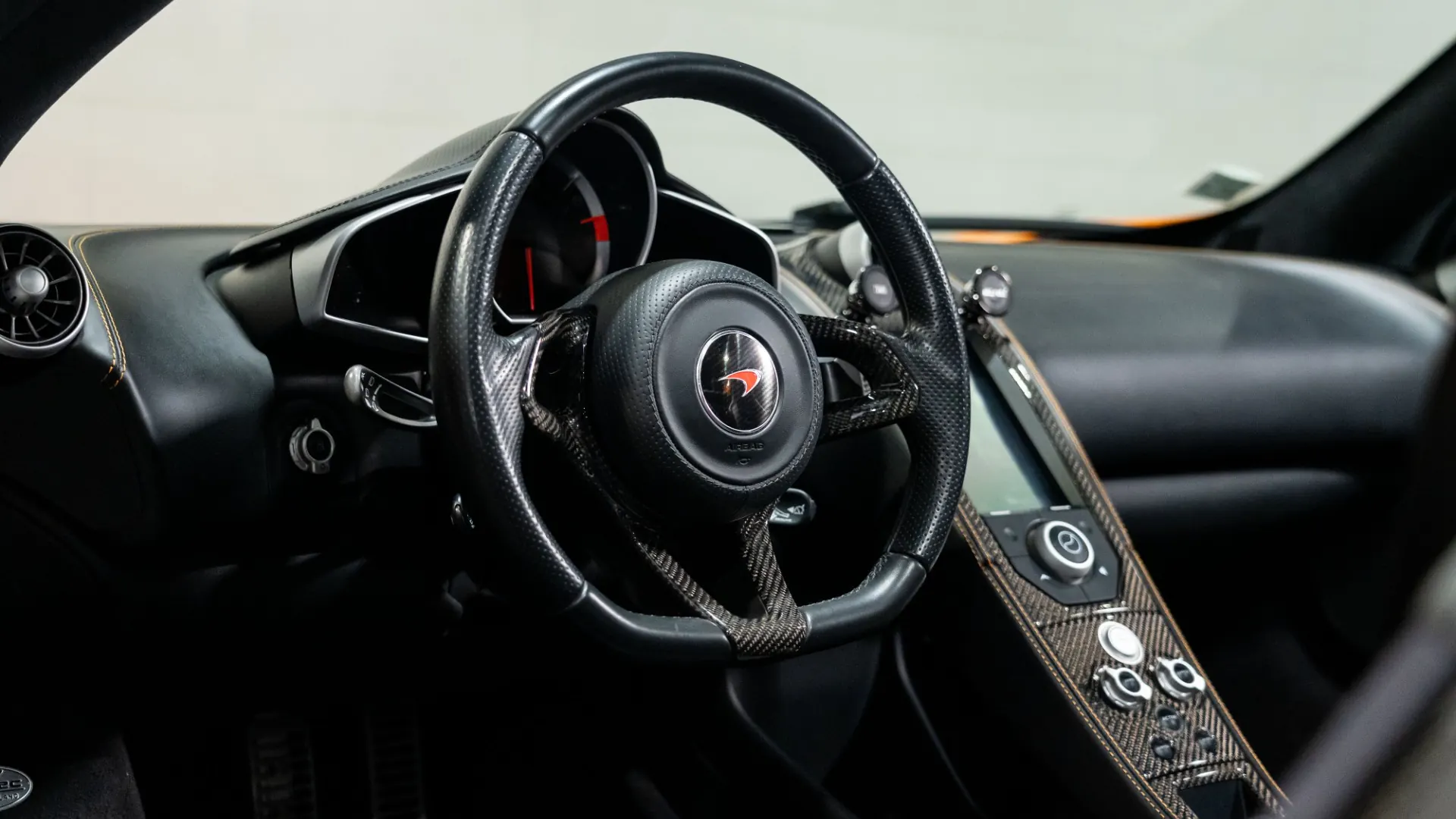 McLaren MP4-12C — photo 27