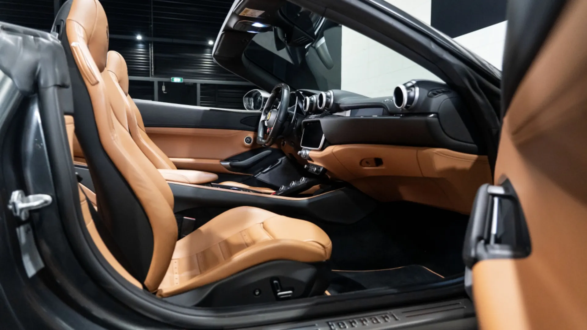 Ferrari Portofino — photo 10