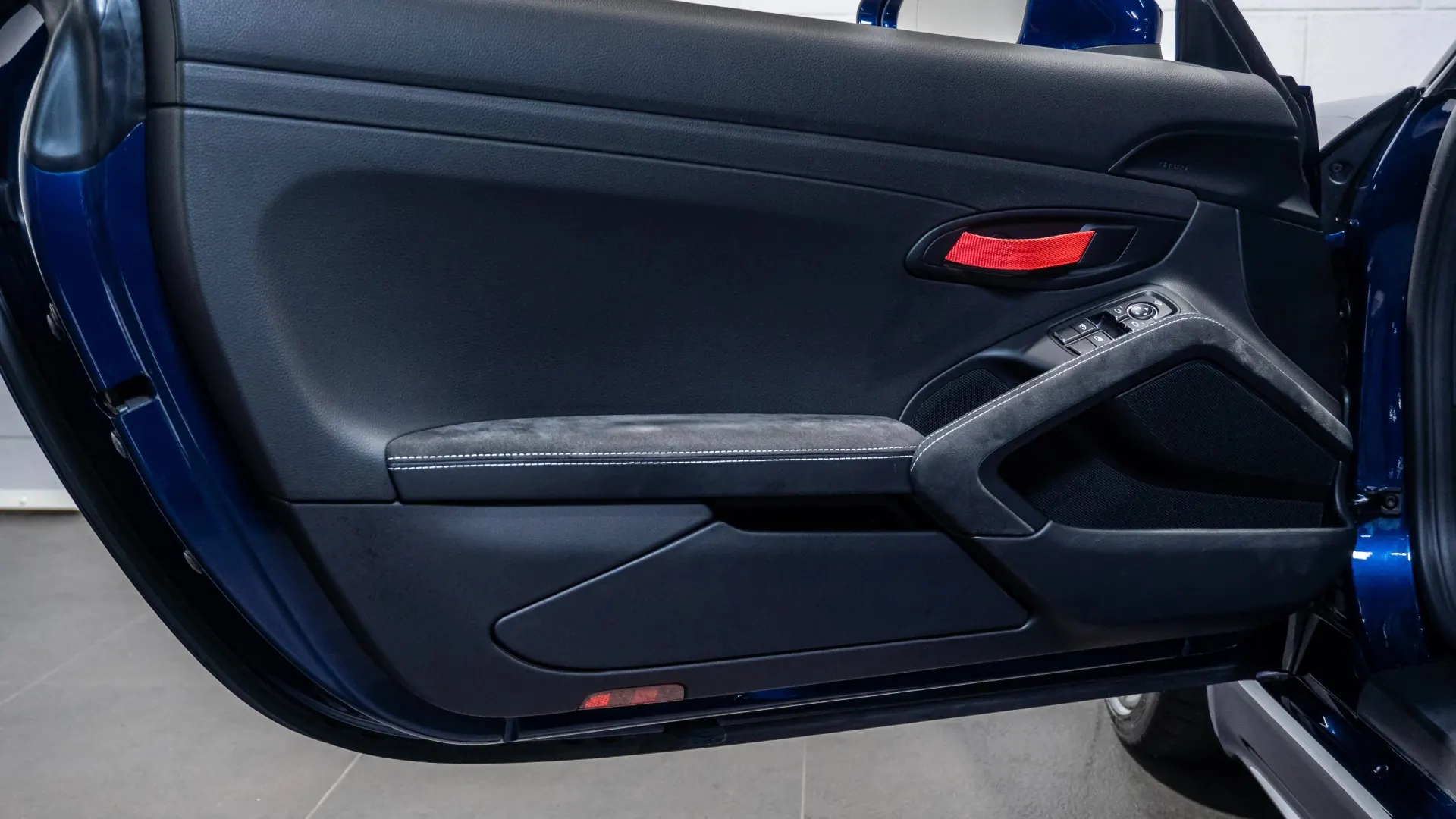 Porsche 718 — photo 11