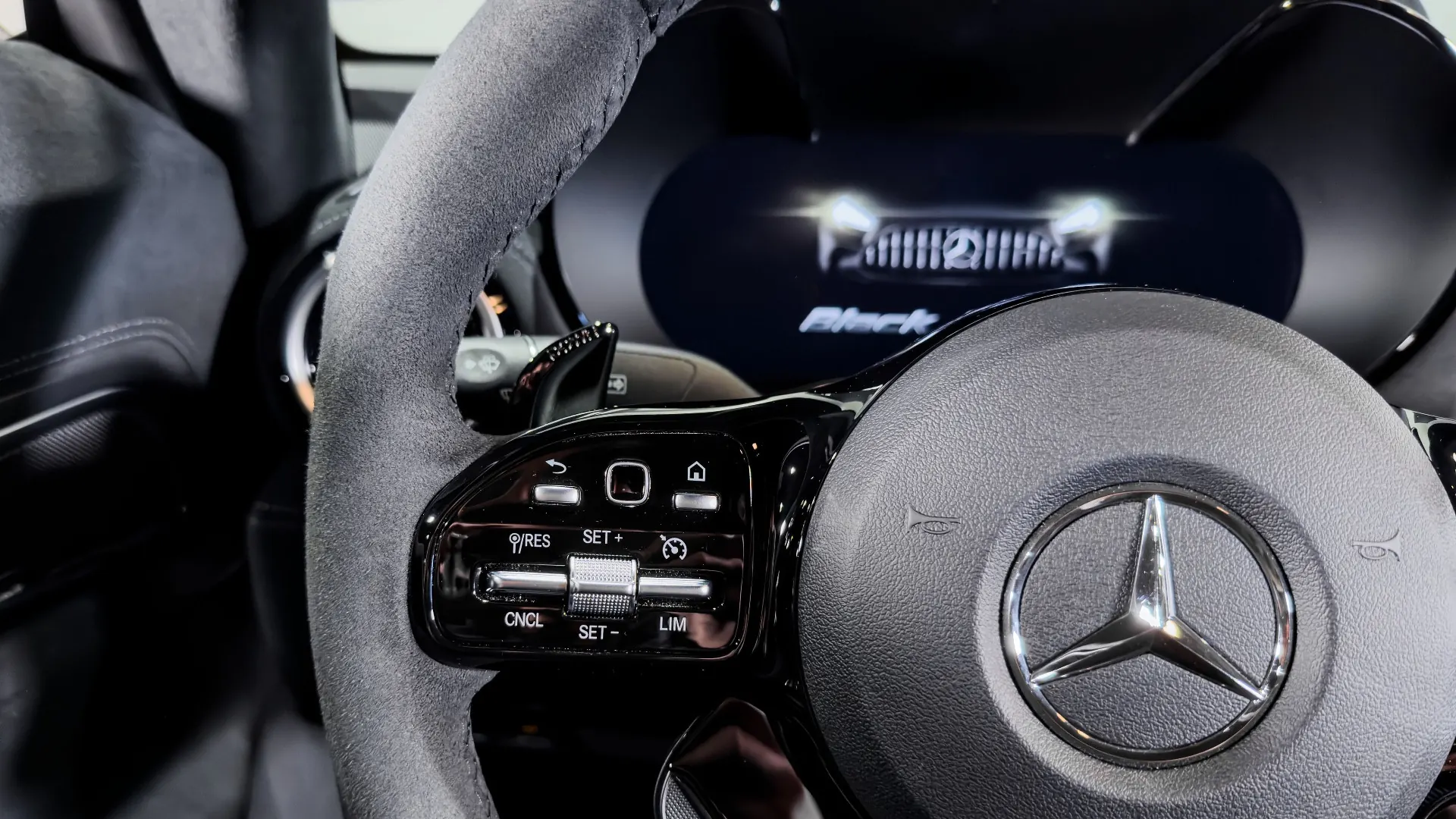 Mercedes-AMG GT — photo 23