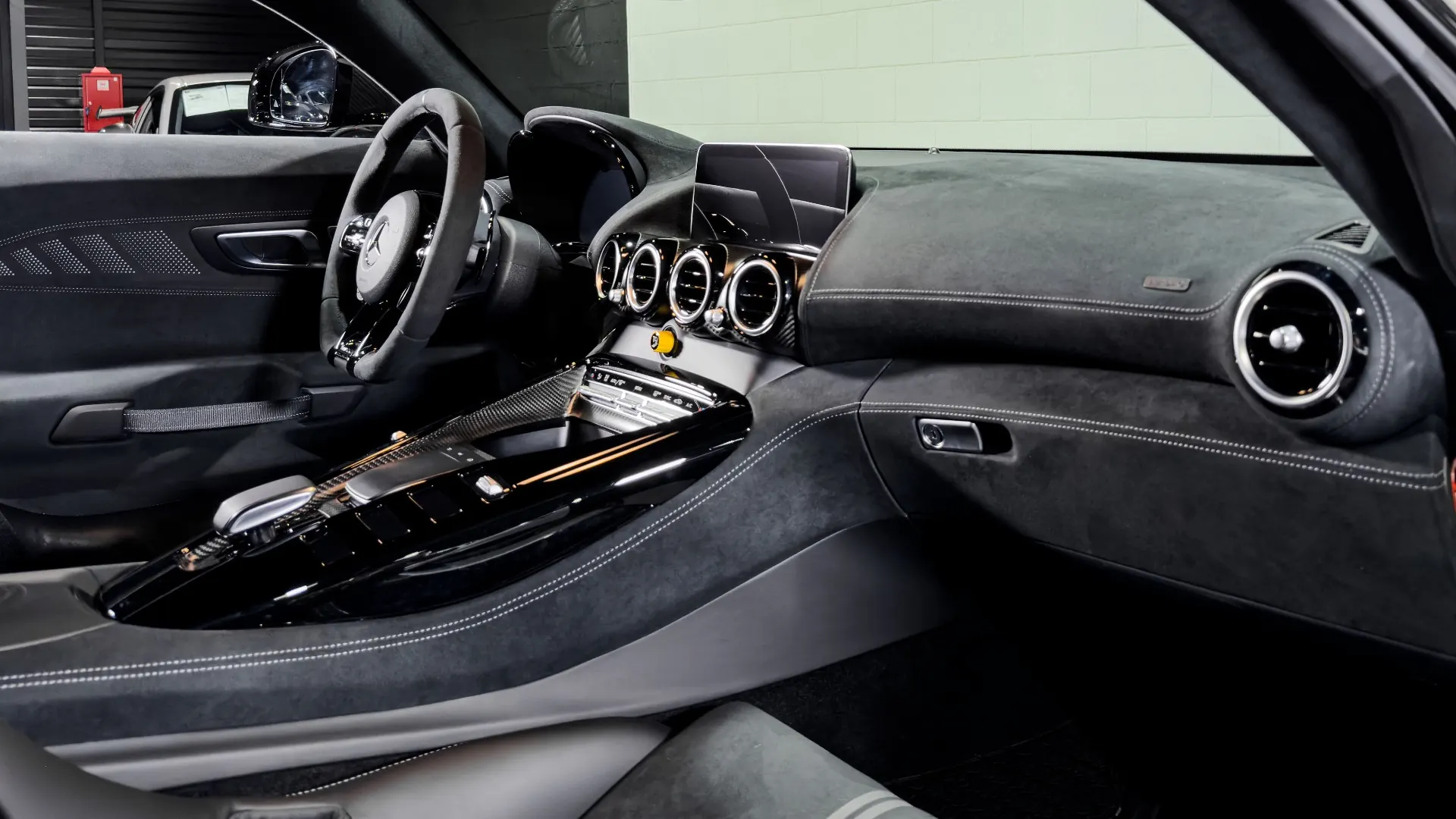 Mercedes-AMG GT — photo 22
