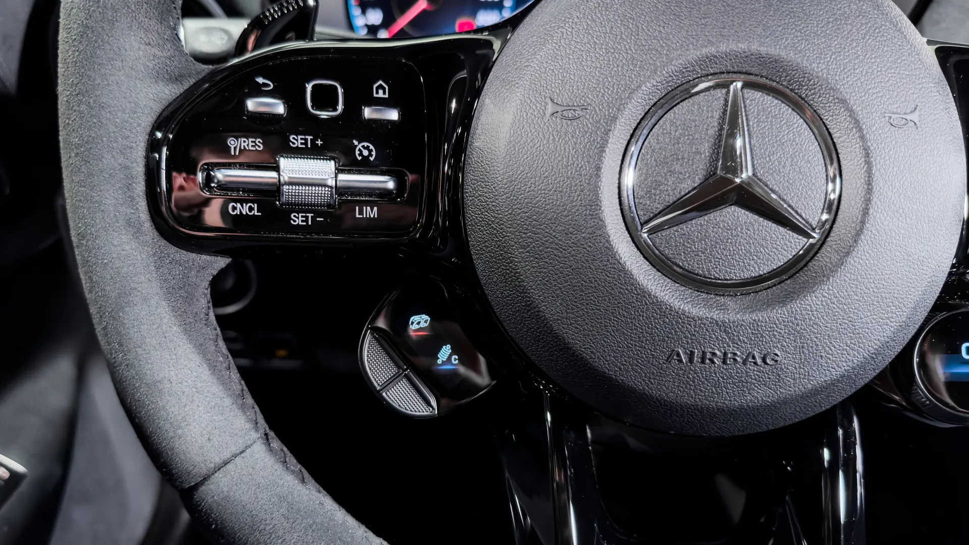 Mercedes-AMG GT — photo 24