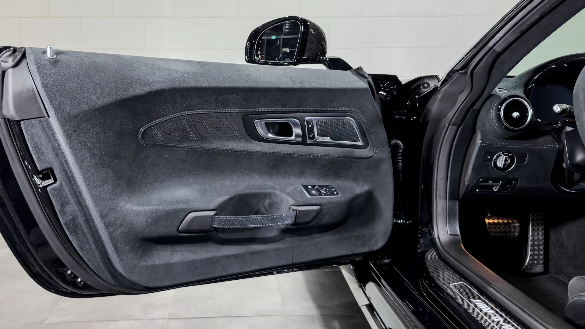 Mercedes-AMG GT — photo 27