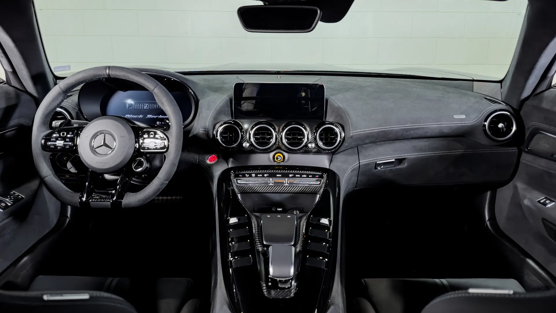 Mercedes-AMG GT — photo 16