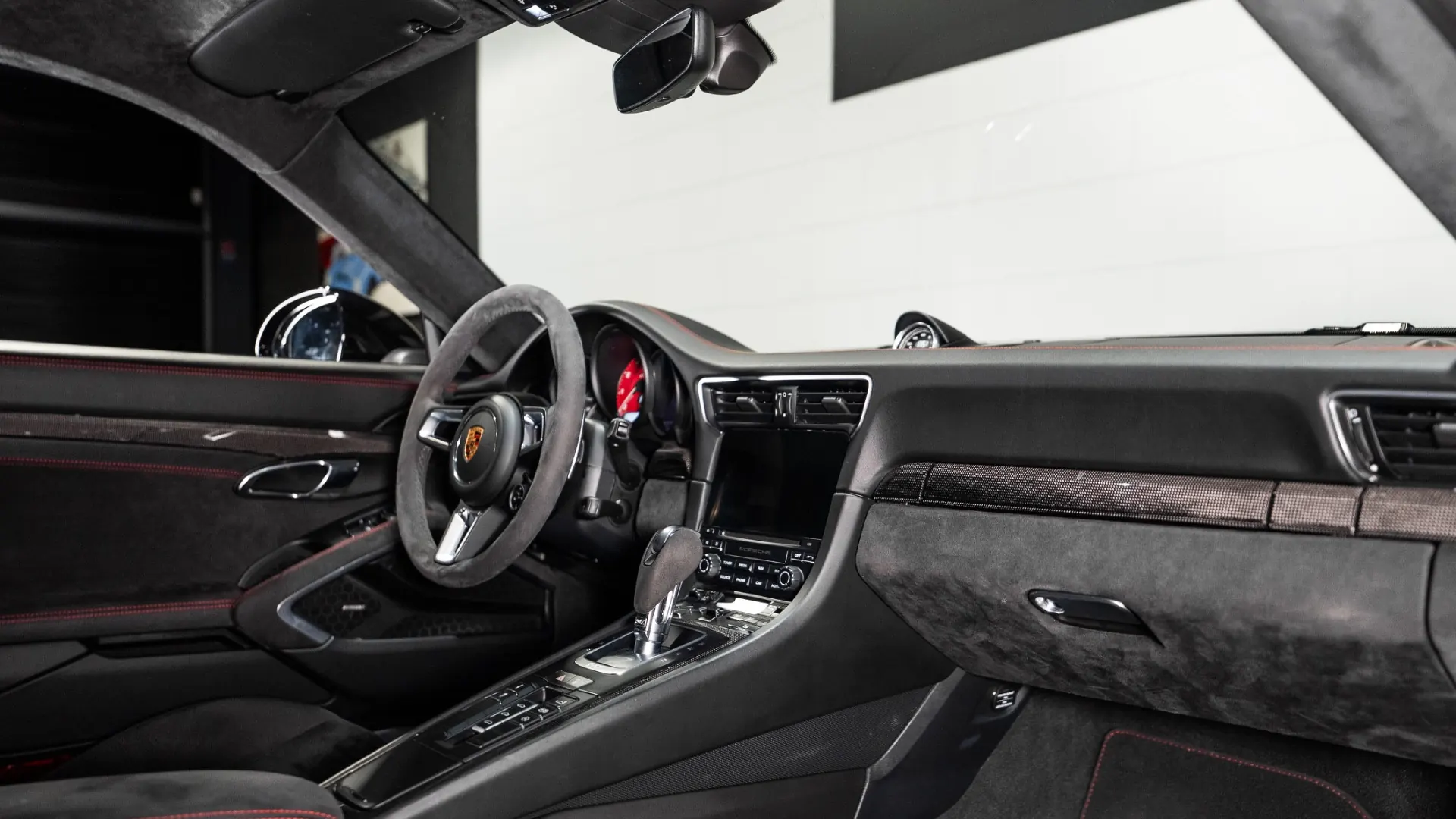 Porsche 911 — photo 11