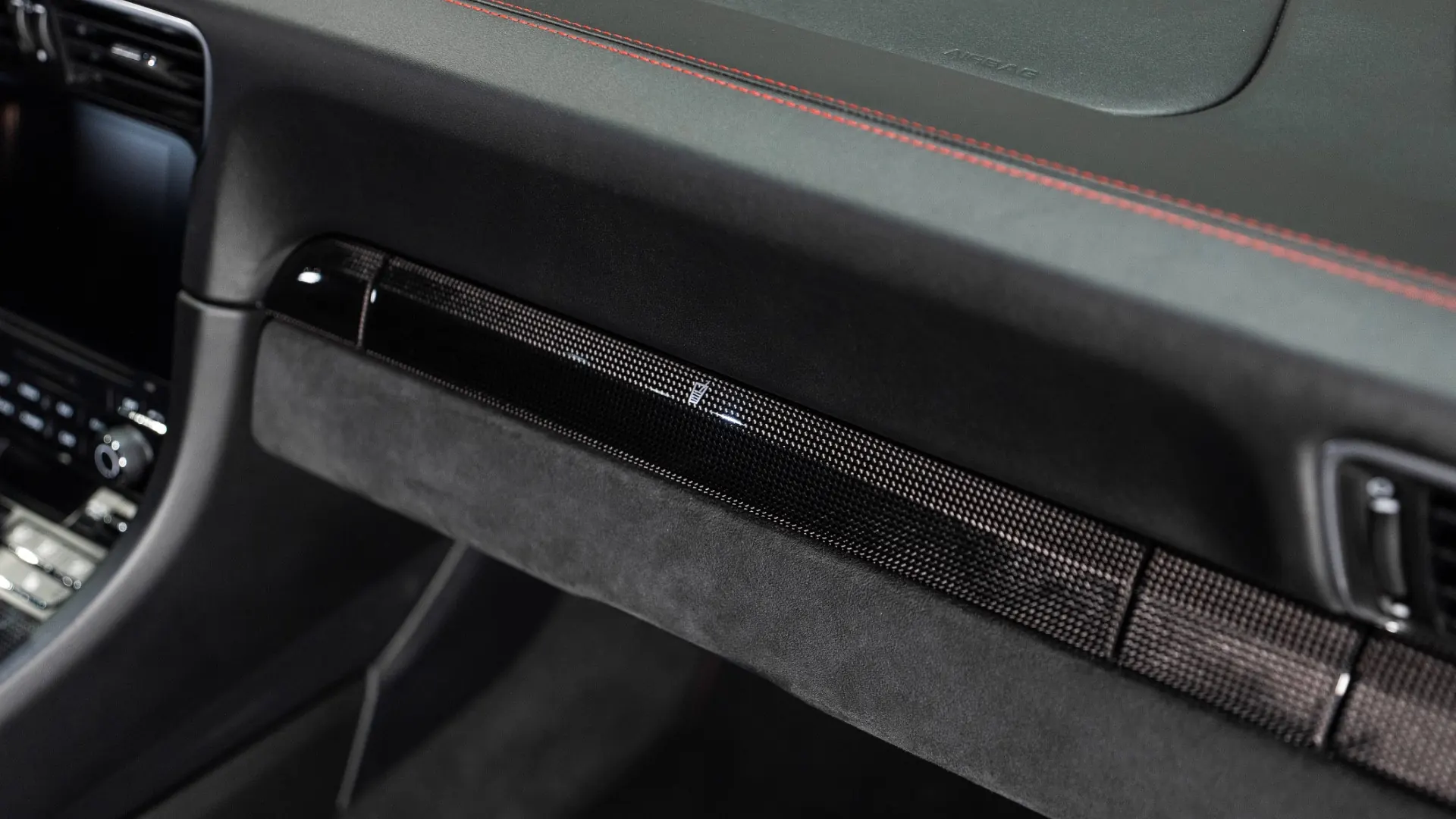 Porsche 911 — photo 12