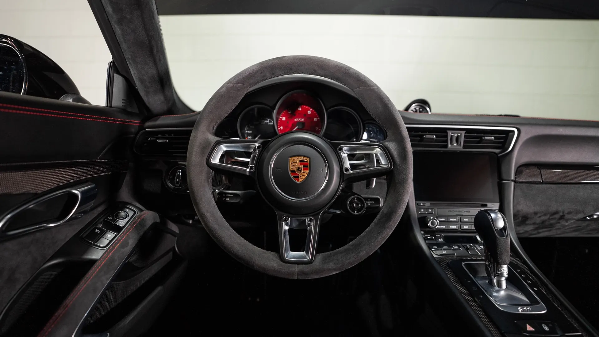 Porsche 911 — photo 13