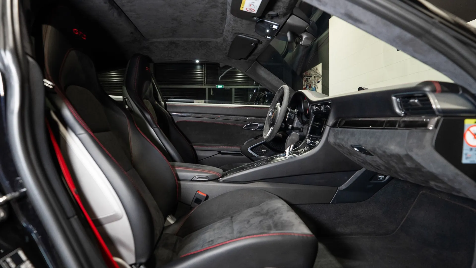 Porsche 911 — photo 7