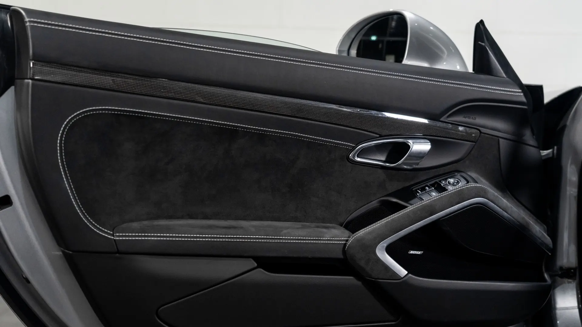 Porsche 911 — photo 27