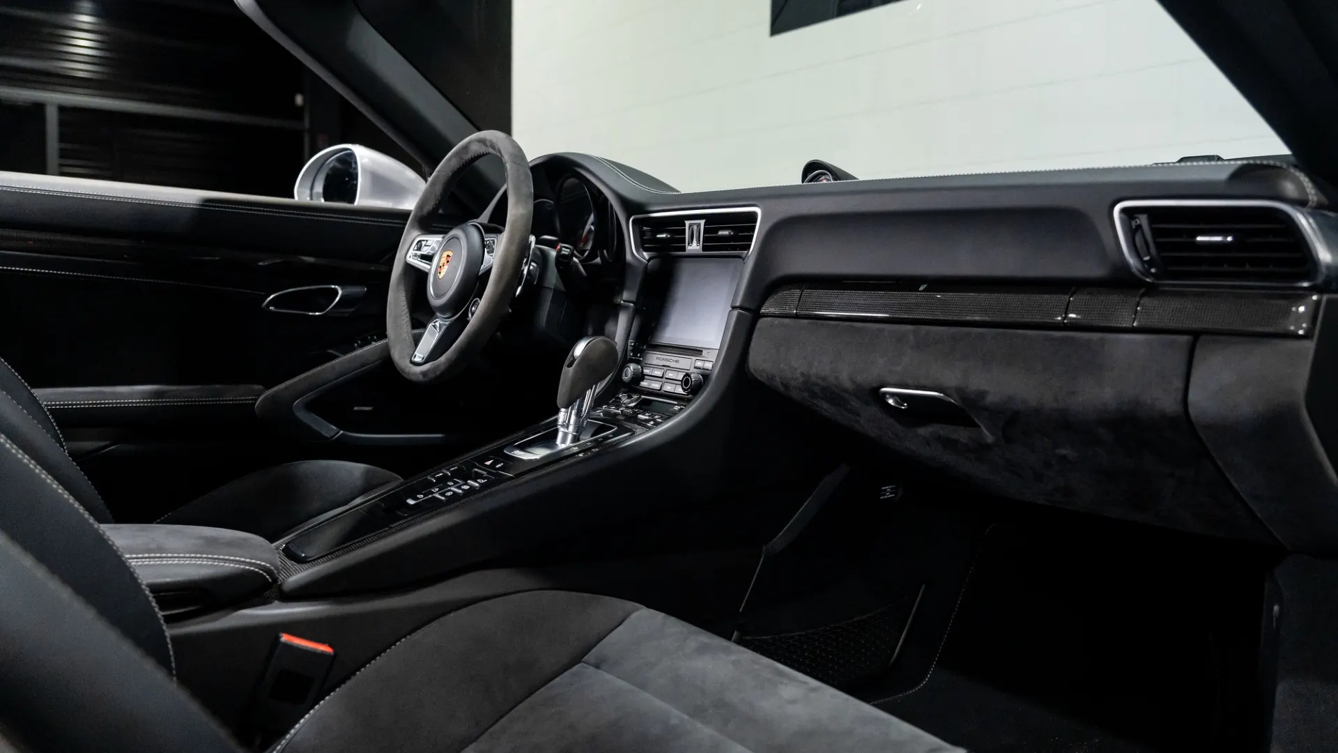Porsche 911 — photo 15