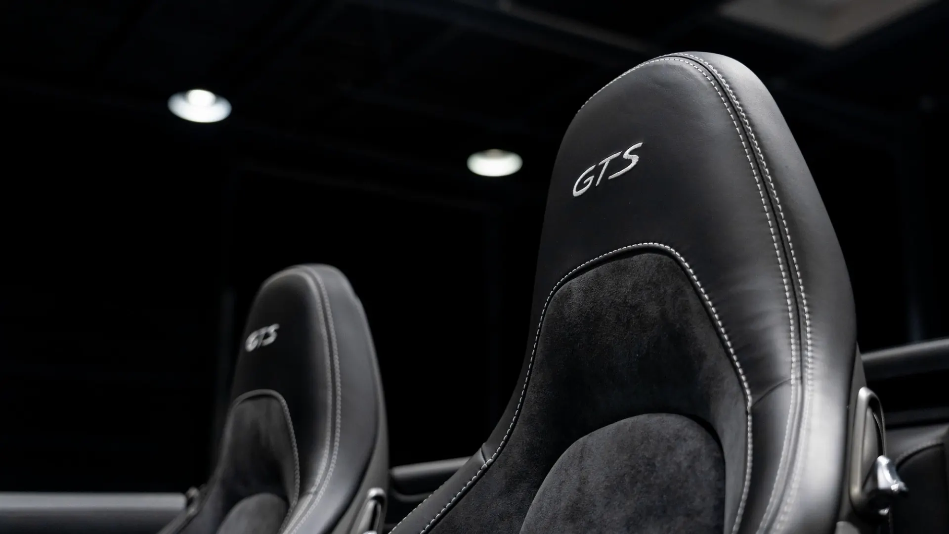 Porsche 911 — photo 13