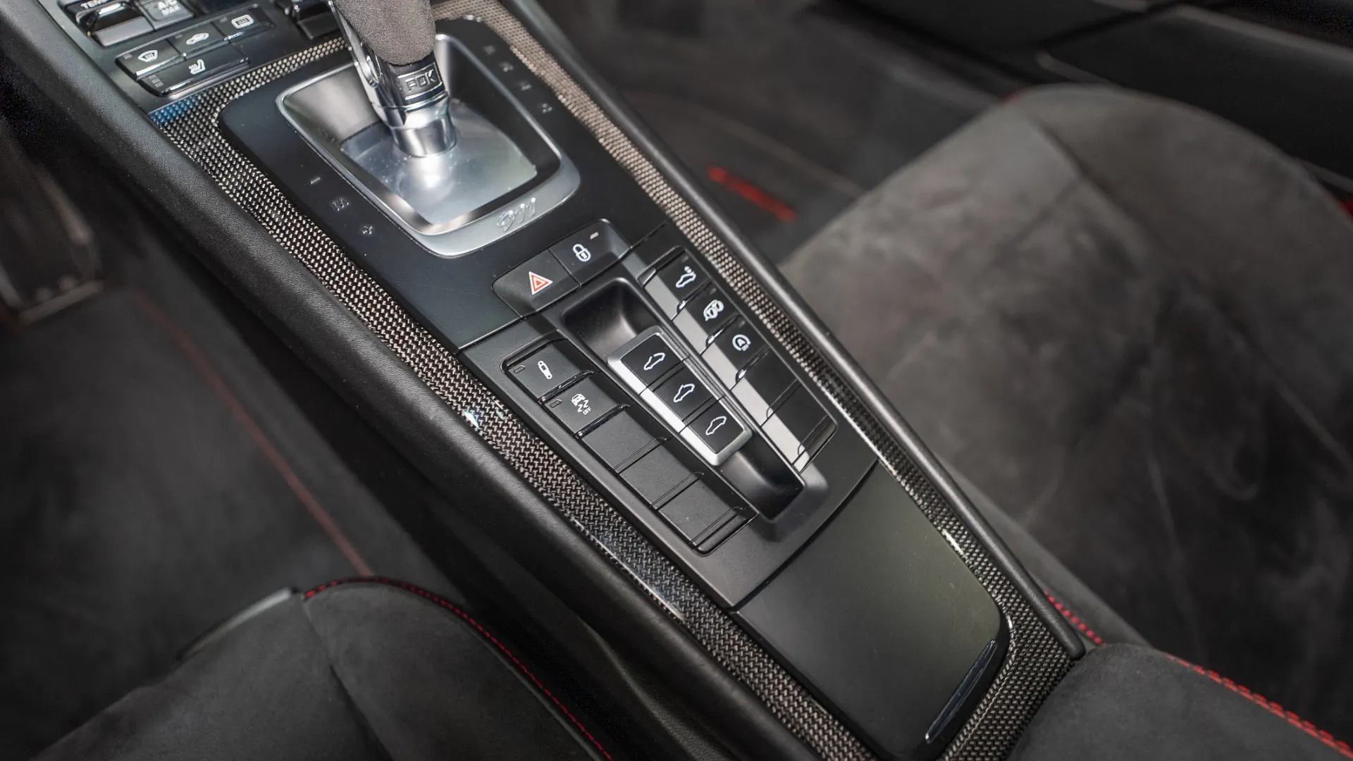 Porsche 911 — photo 25