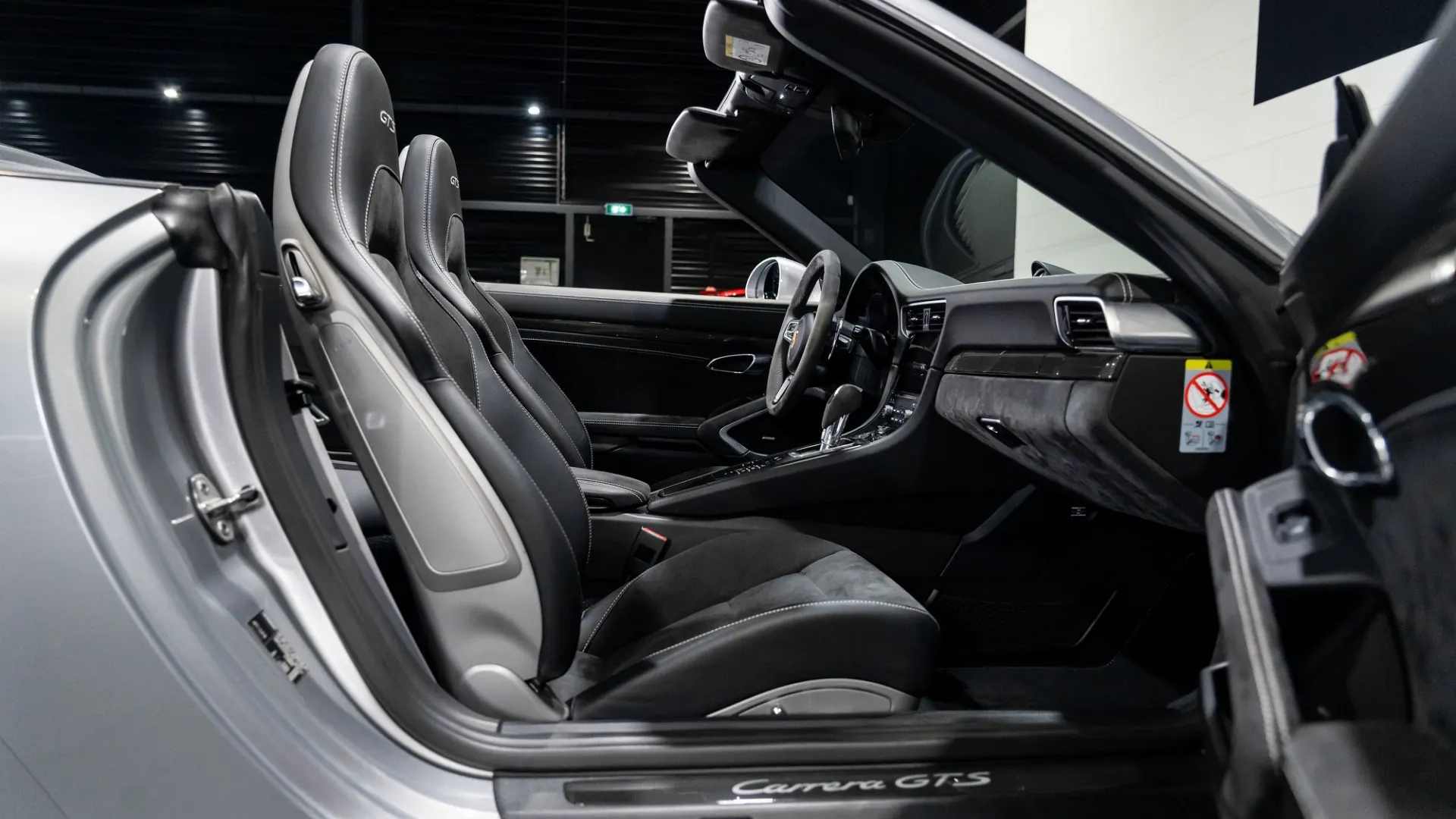 Porsche 911 — photo 10