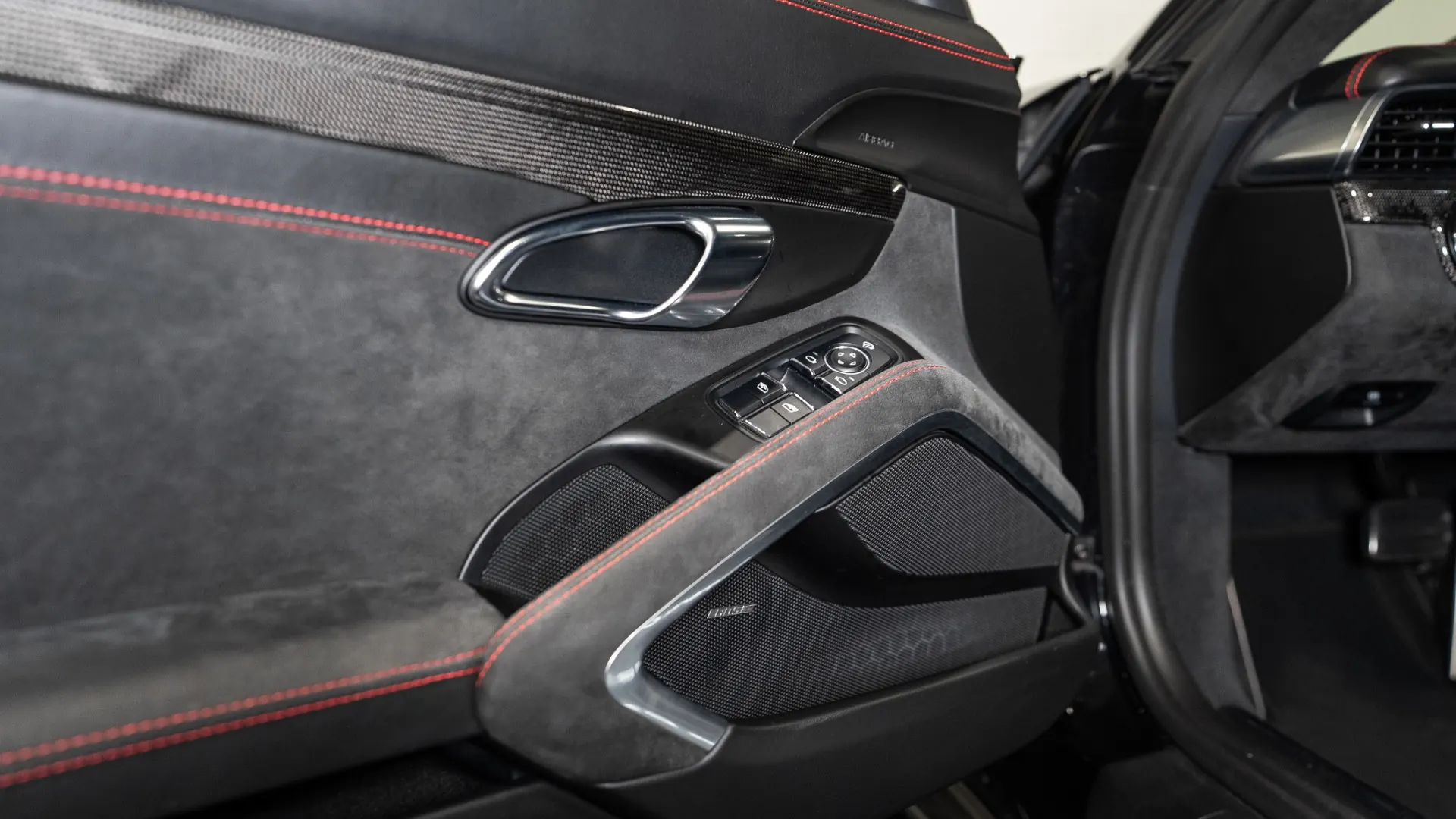 Porsche 911 — photo 28