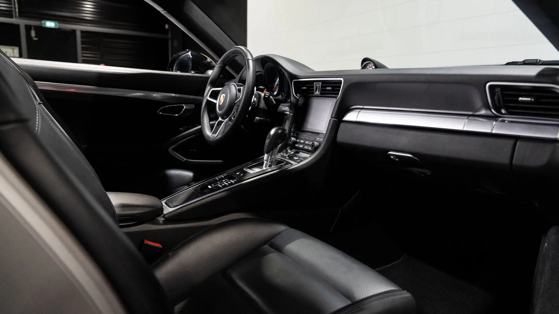 Porsche 911 — photo 13