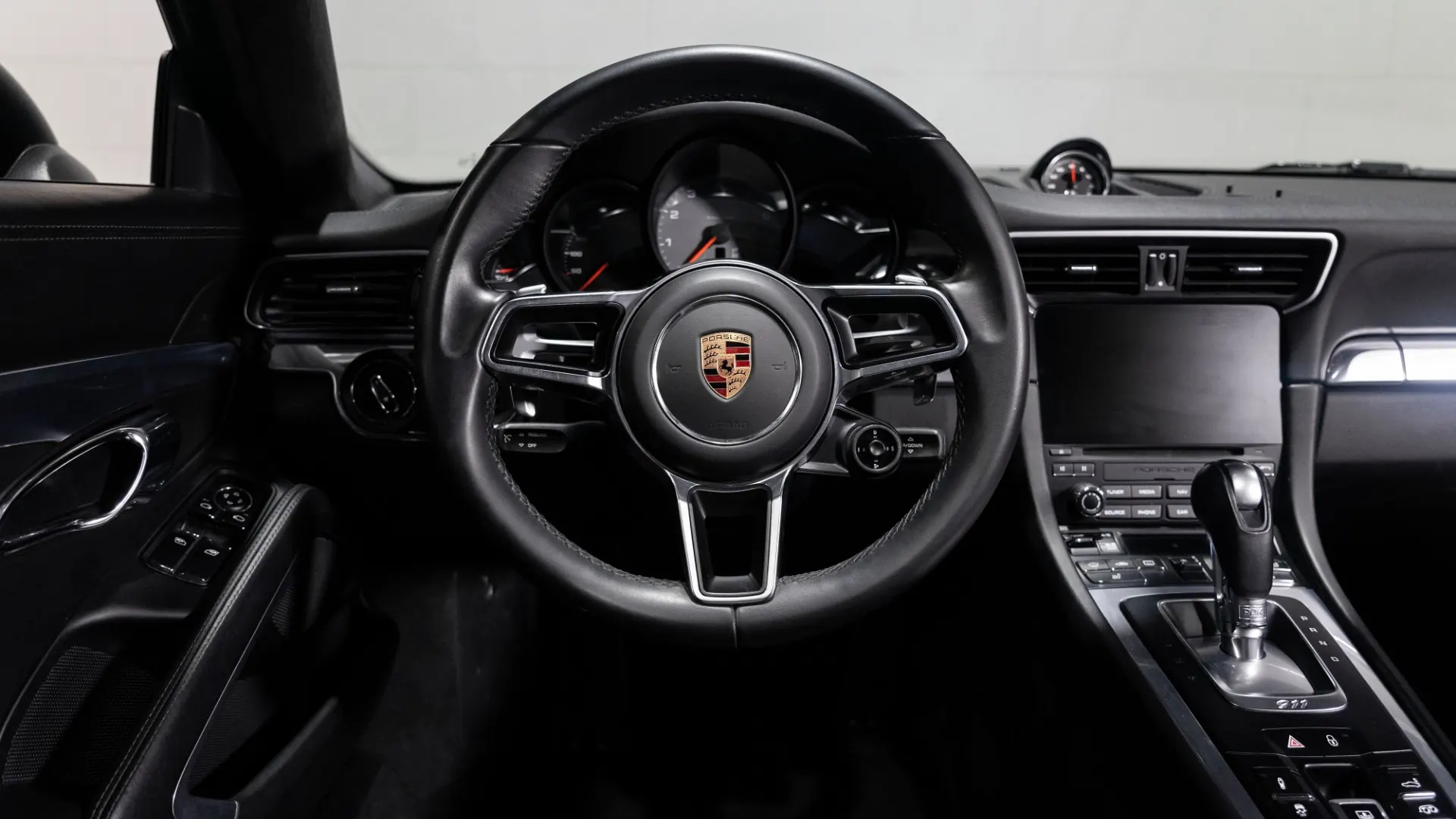 Porsche 911 — photo 14