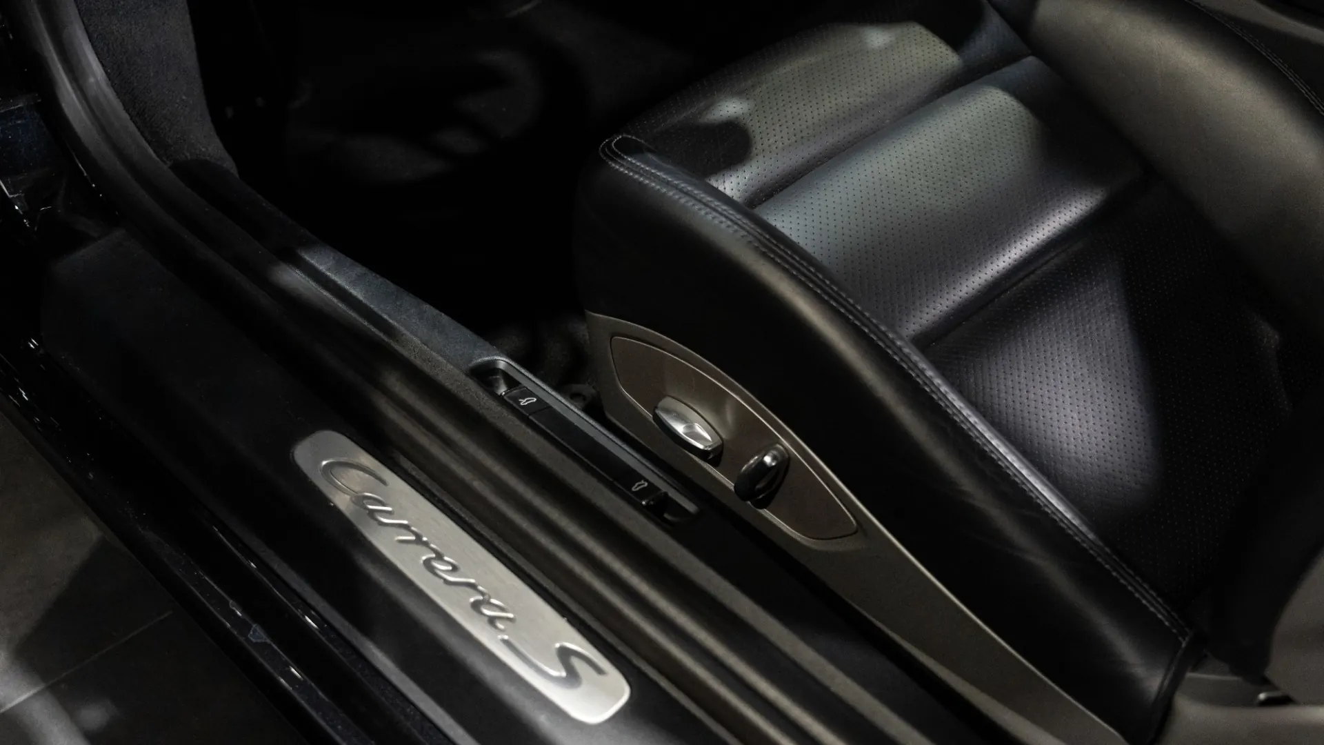 Porsche 911 — photo 11