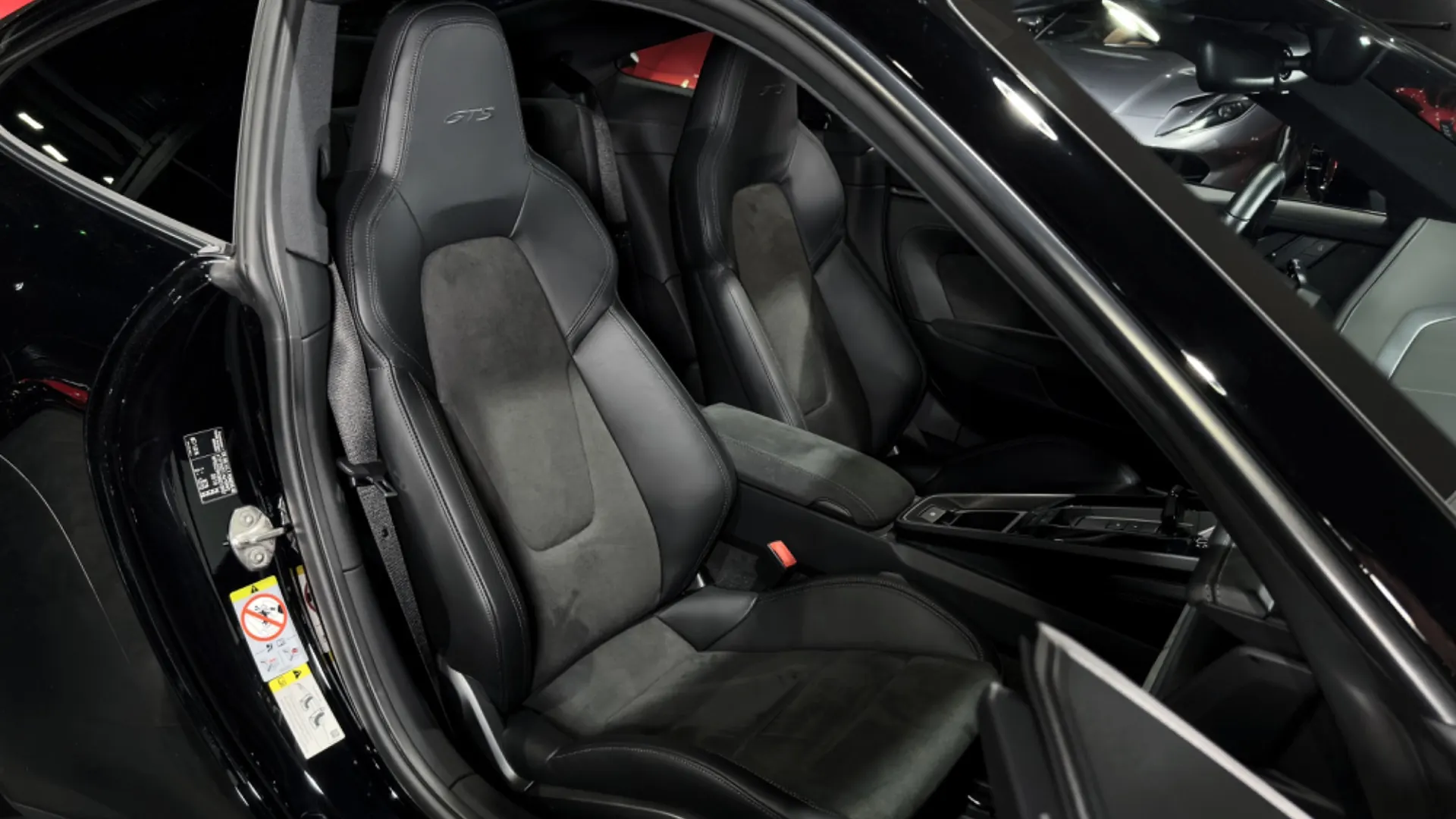 Porsche 911 — photo 9