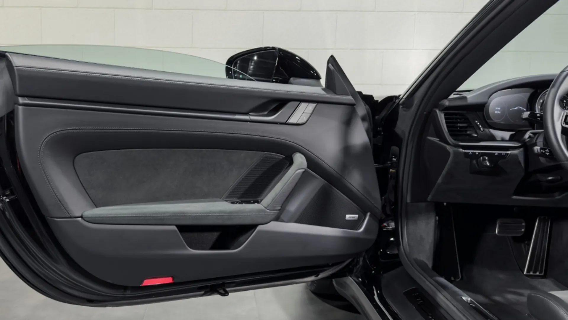 Porsche 911 — photo 23