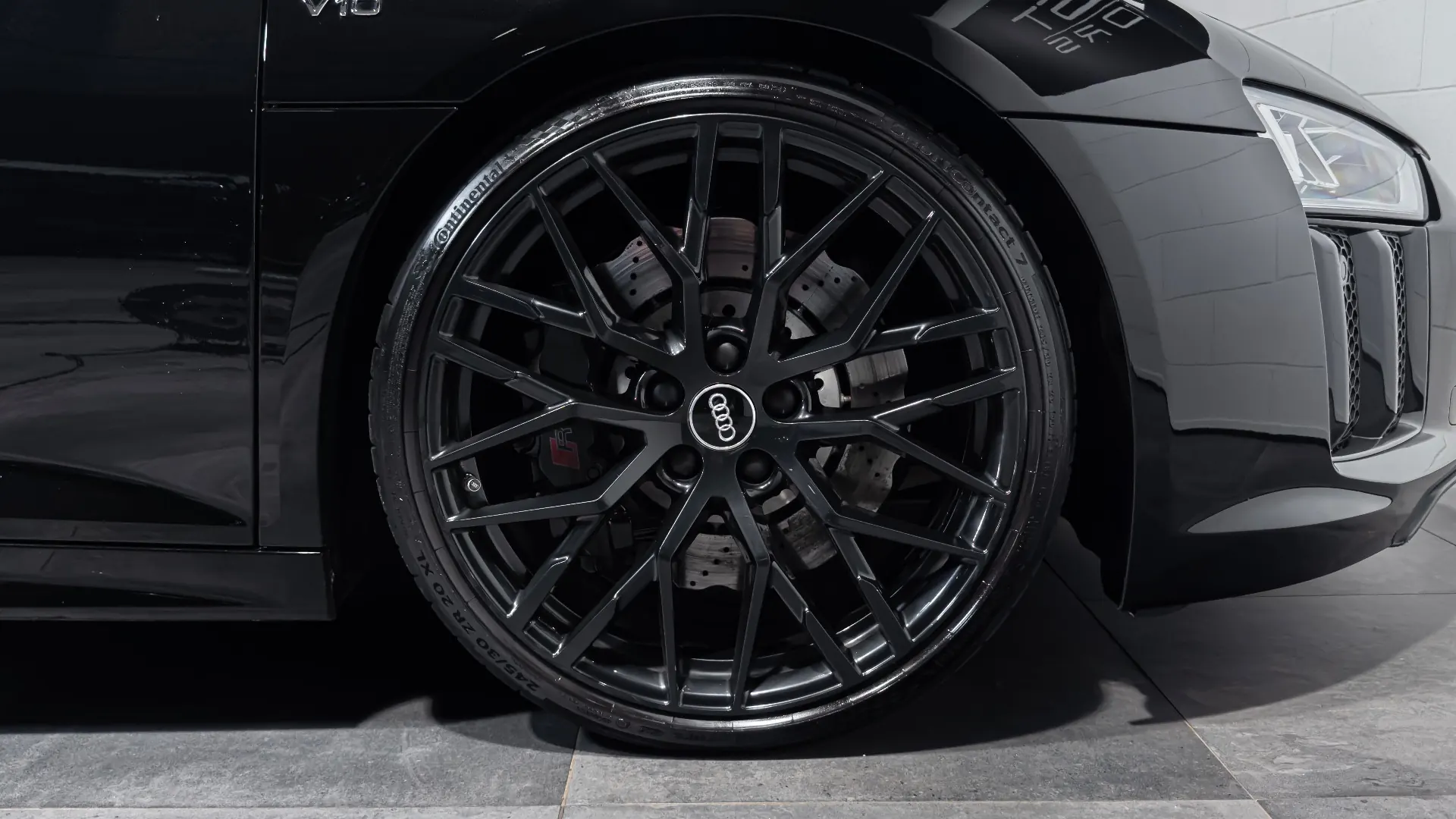 Audi R8 — photo 9