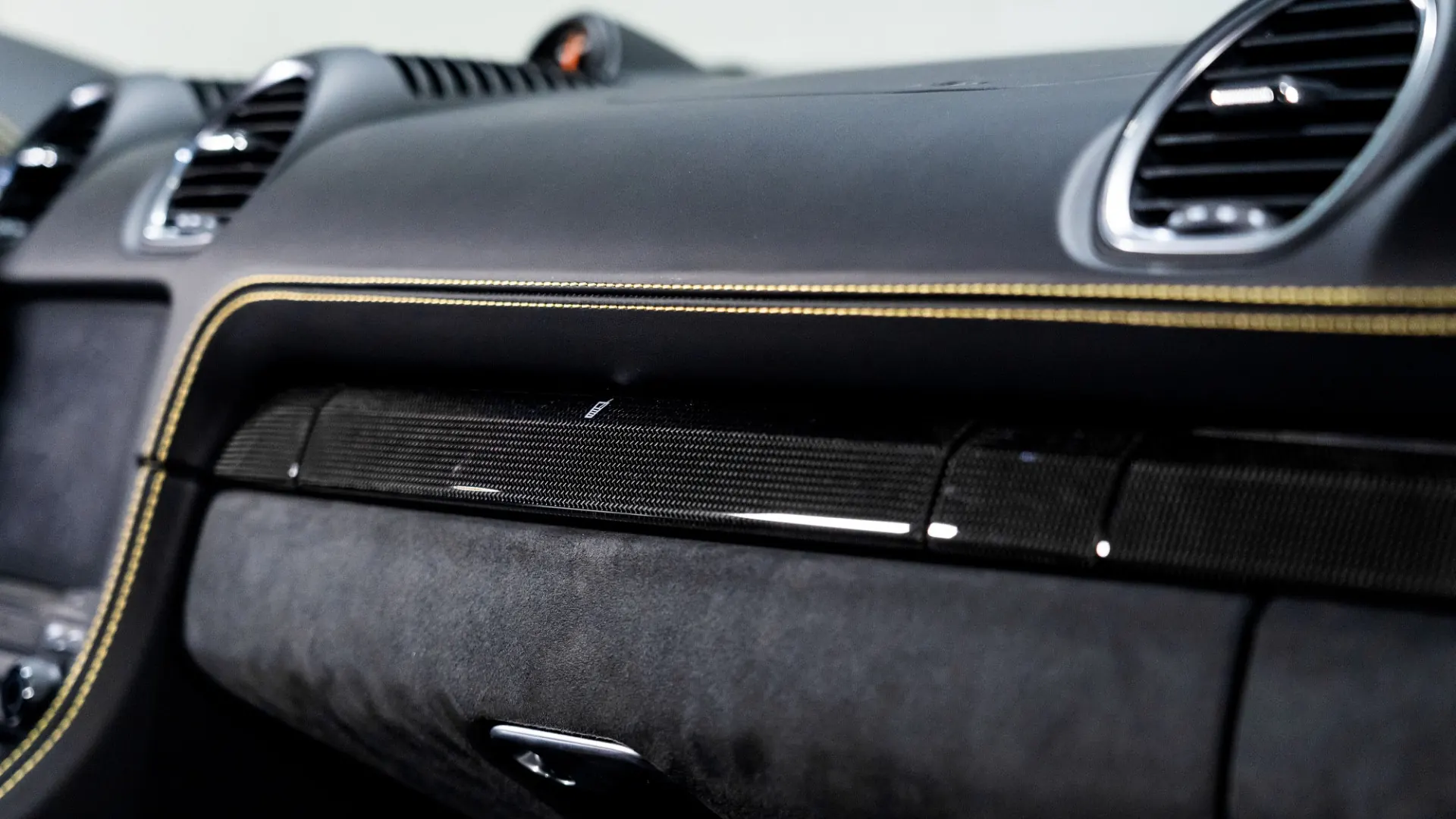 Porsche 718 — photo 14