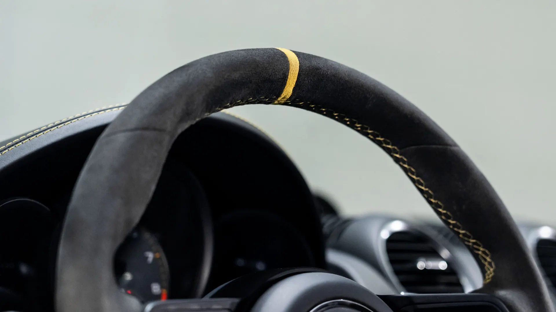 Porsche 718 — photo 16