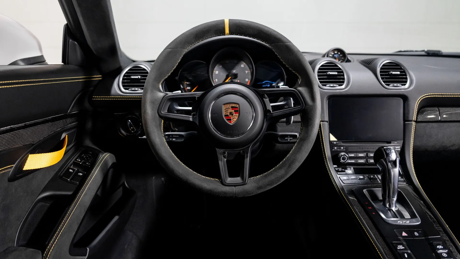 Porsche 718 — photo 15