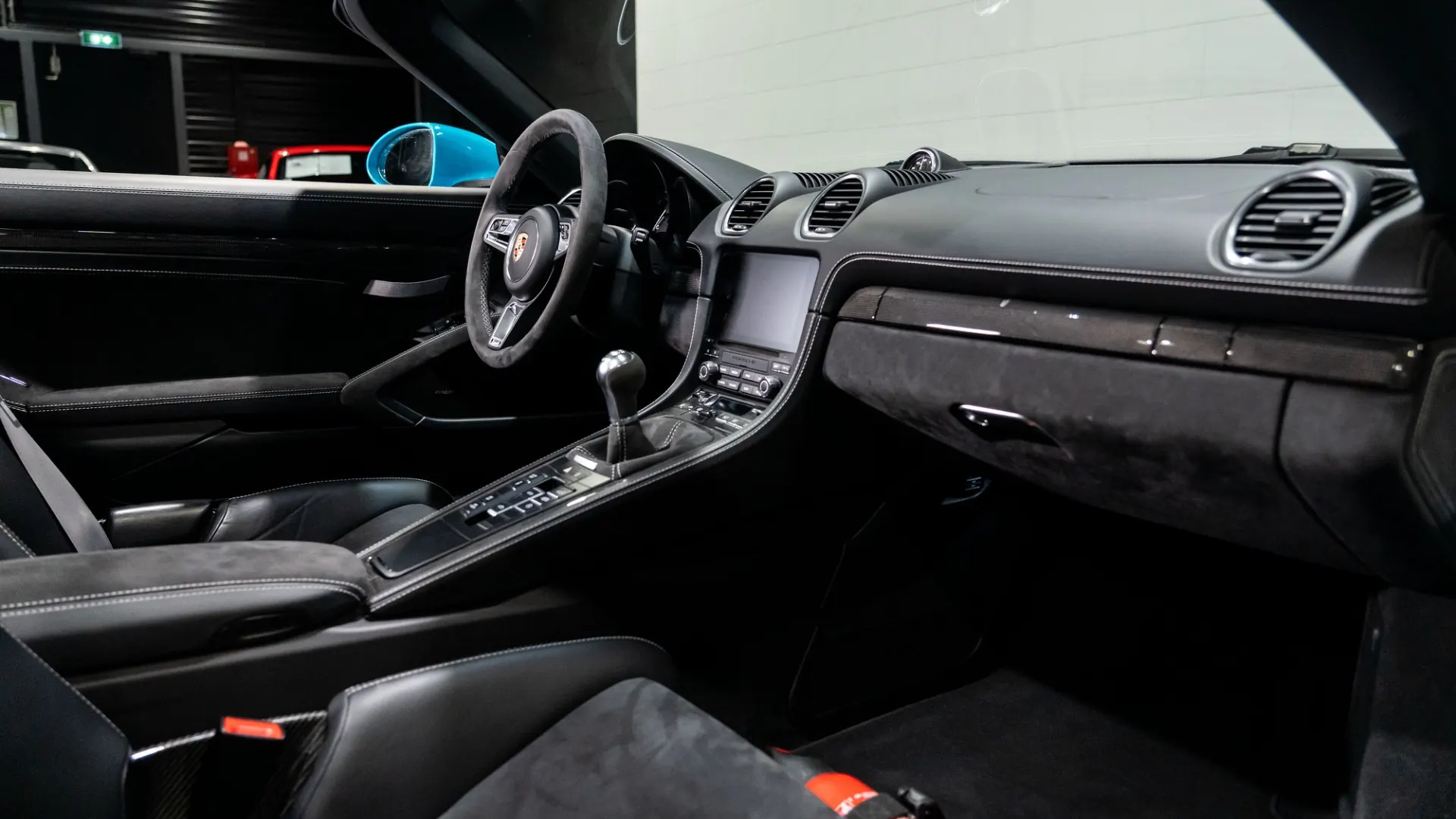 Porsche 718 — photo 14