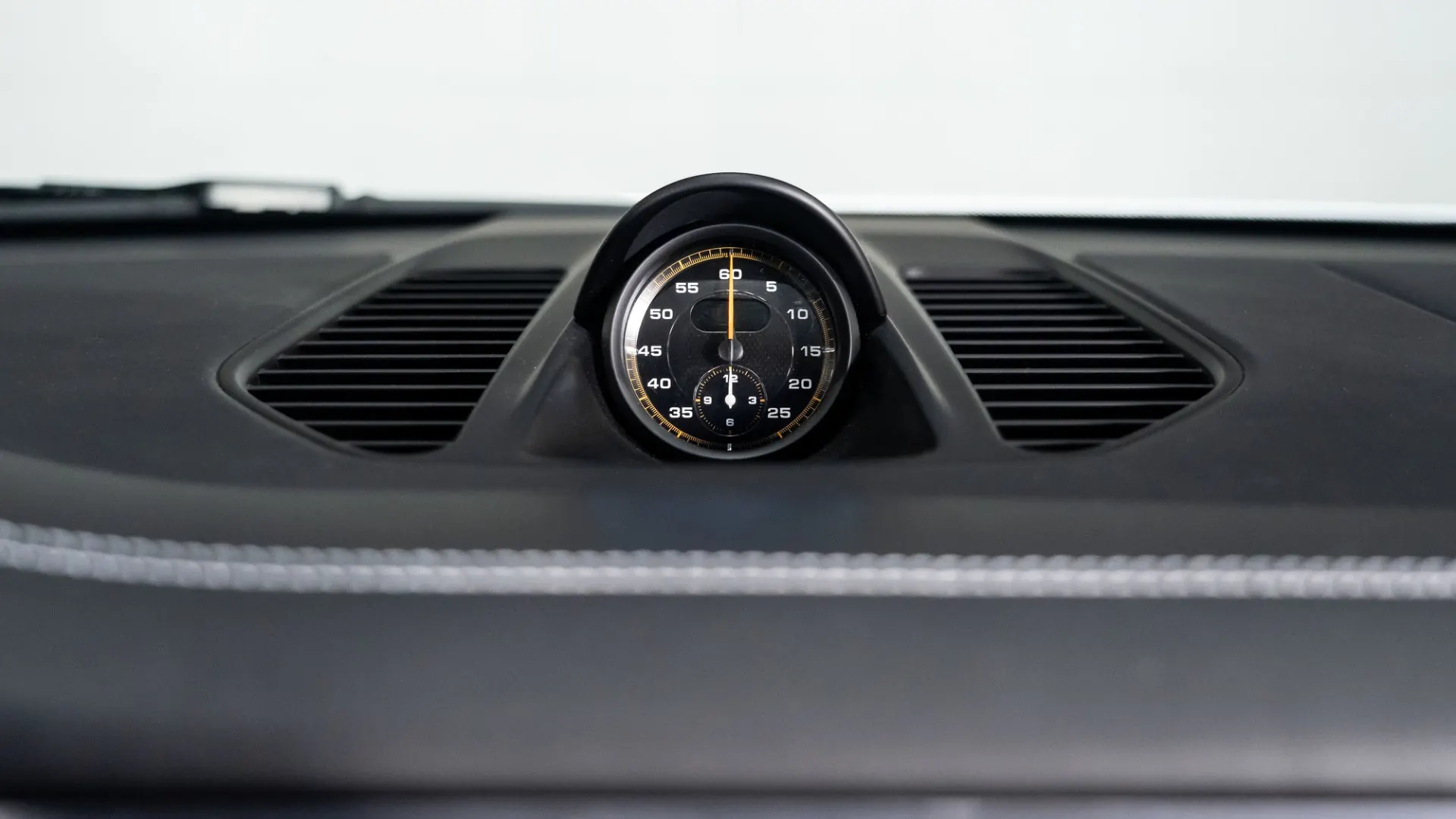 Porsche 911 — photo 21