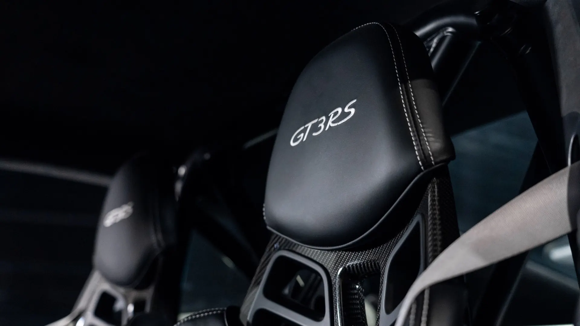 Porsche 911 — photo 13