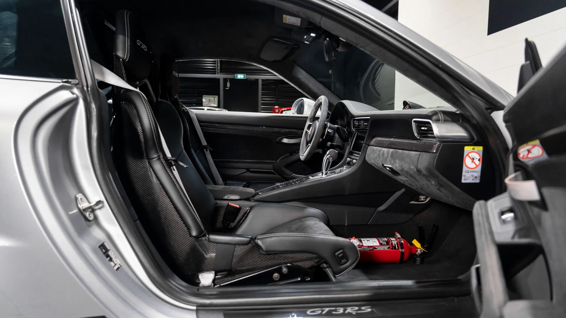 Porsche 911 — photo 9