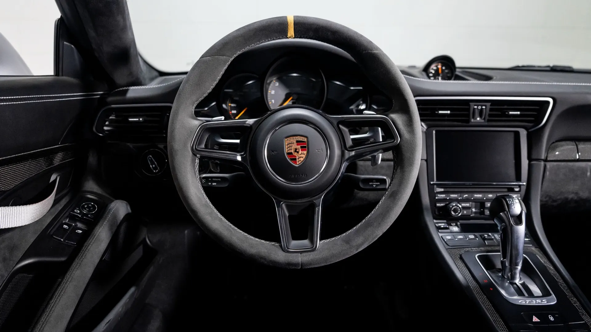 Porsche 911 — photo 17
