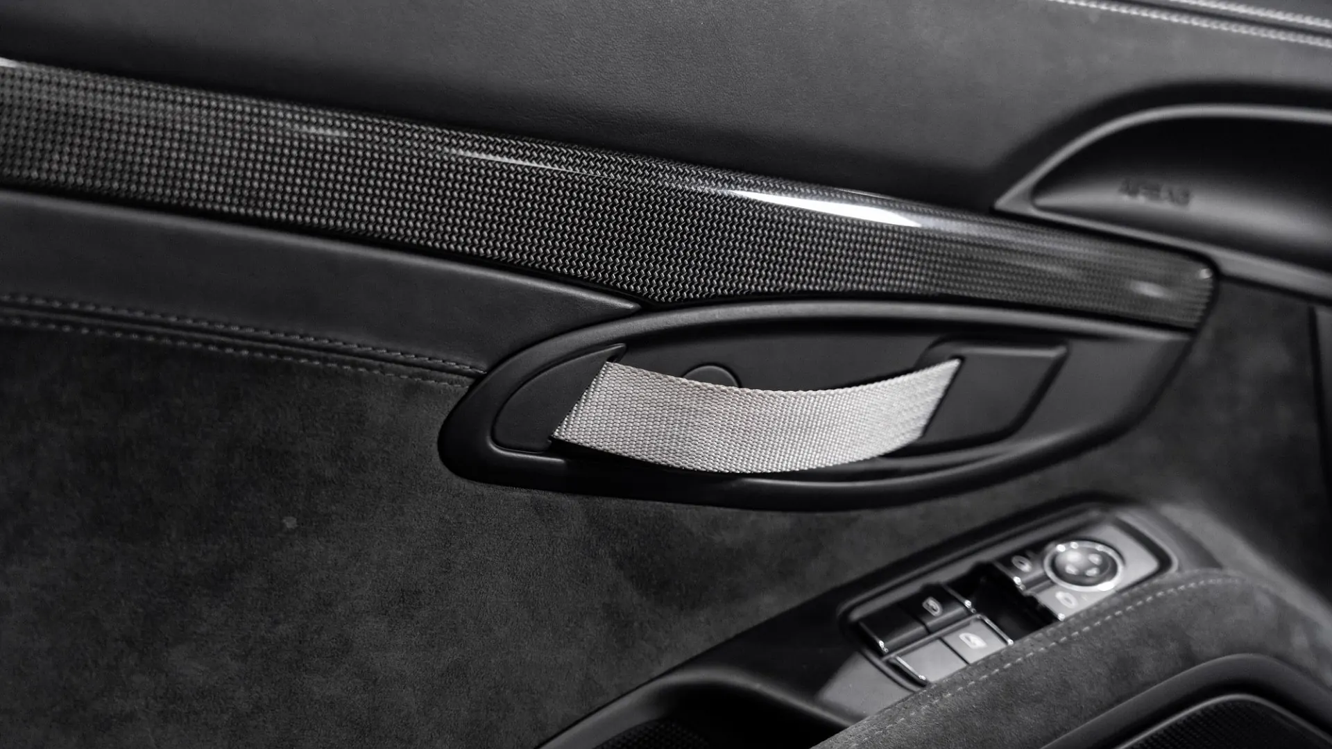 Porsche 911 — photo 26